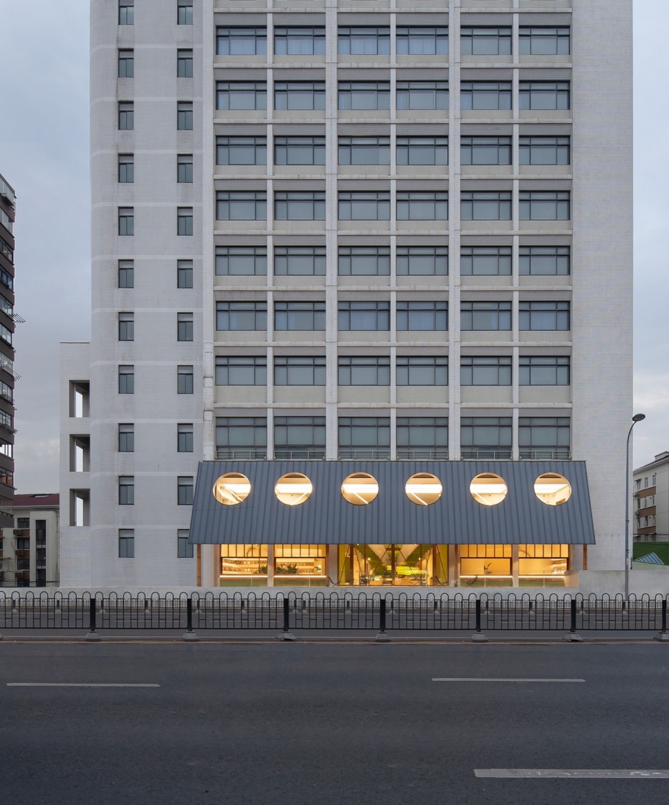 咖啡廳設計,開放式咖啡廳設計,商店設計,咖啡廳設計案例,咖啡廳設計方案,多功能空間設計,路演空間,上海屋簷之下,上海,直距建築設計