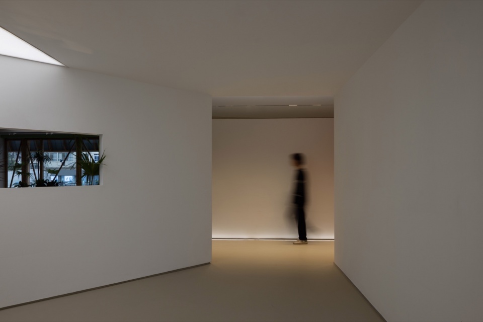 咖啡廳設計,開放式咖啡廳設計,商店設計,咖啡廳設計案例,咖啡廳設計方案,多功能空間設計,路演空間,上海屋簷之下,上海,直距建築設計