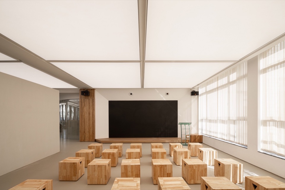 咖啡廳設計,開放式咖啡廳設計,商店設計,咖啡廳設計案例,咖啡廳設計方案,多功能空間設計,路演空間,上海屋簷之下,上海,直距建築設計