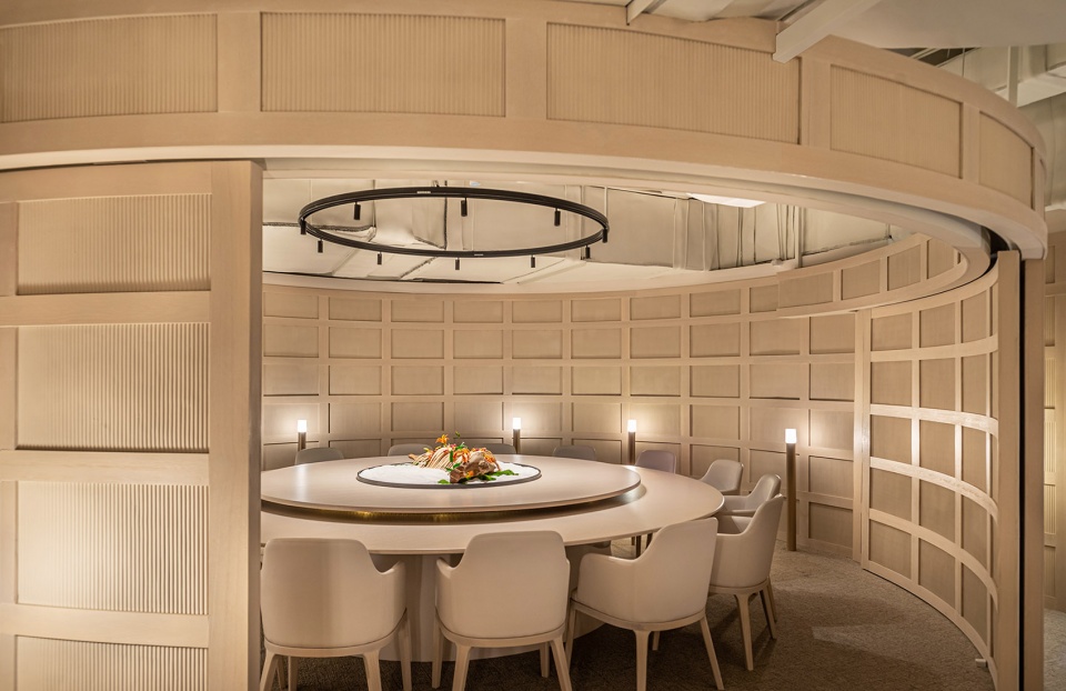 展廳設計,汽車展廳設計,展廳設計方案,展廳設計案例,科技感展廳設計,汽車展廳接待空間,鑿壁借景延鋒上海秀浦路展廳,延鋒創新汽車展廳接待空間,上海,多棵設計