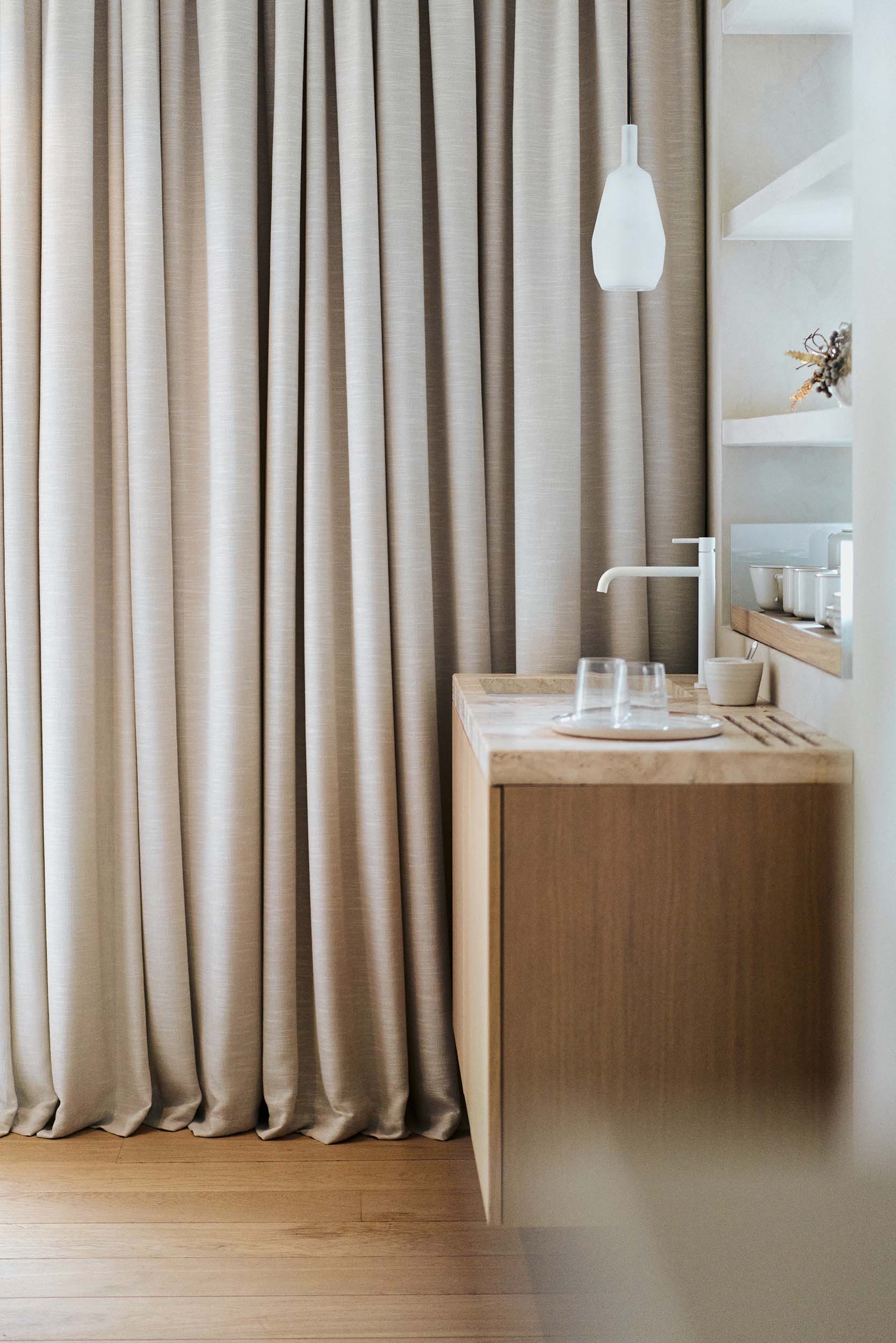 Akurat & PB/Studio,荷蘭,微水泥,極簡主義,酒店公寓設計案例,原木色,海濱酒店公寓