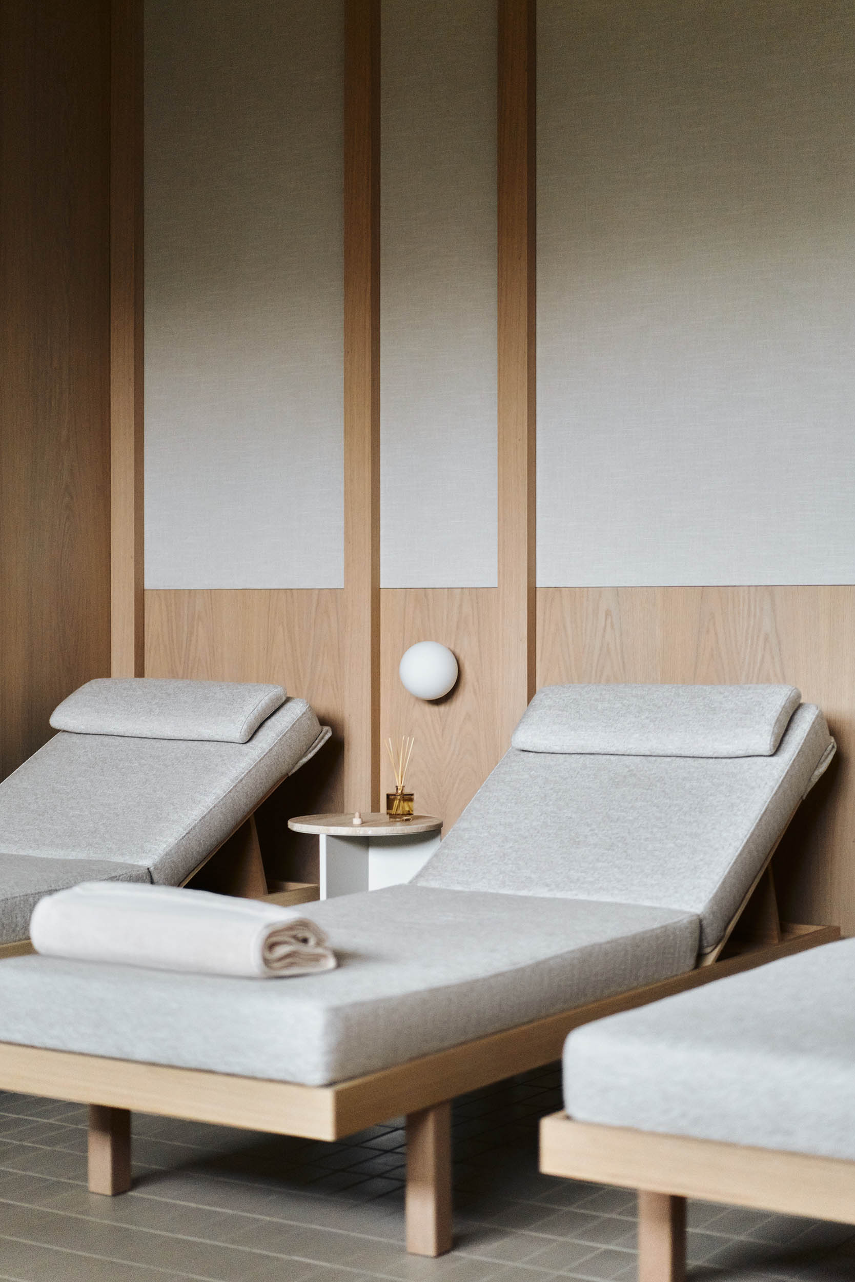 Akurat & PB/Studio,荷蘭,微水泥,極簡主義,酒店公寓設計案例,原木色,海濱酒店公寓