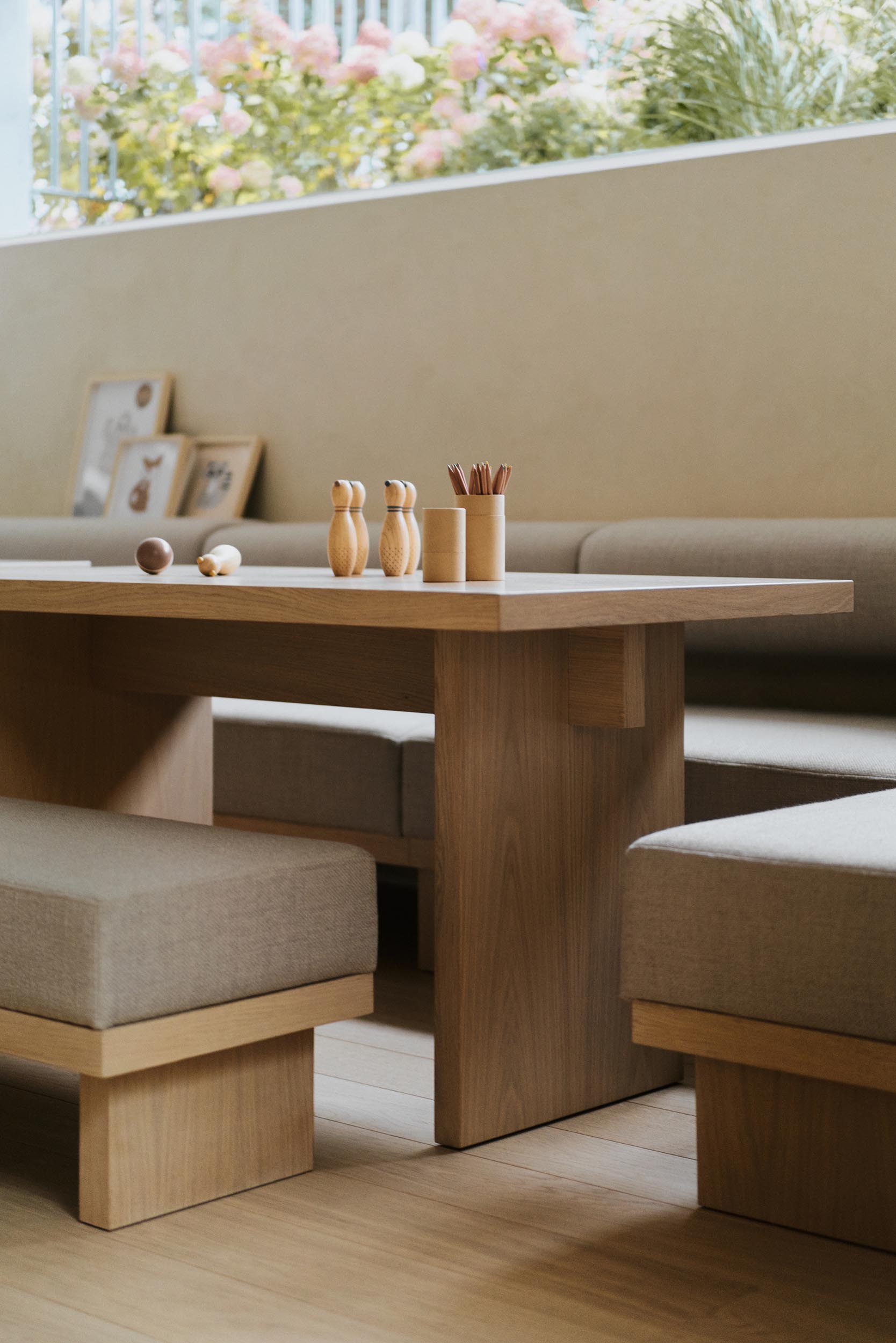 Akurat & PB/Studio,荷蘭,微水泥,極簡主義,酒店公寓設計案例,原木色,海濱酒店公寓