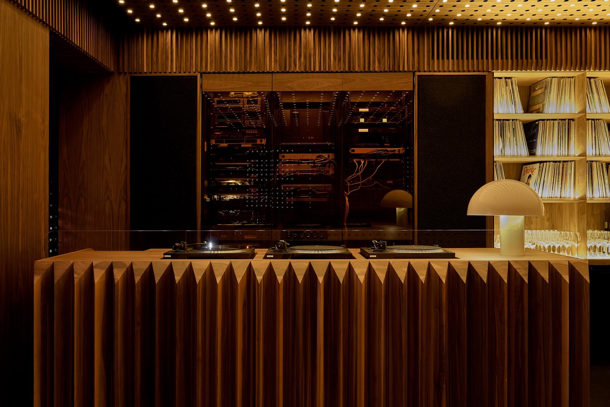 酒吧設計,俱樂部設計案例,酒吧設計方案,音樂酒吧,墨爾本,酒吧裝修,Dion Hall