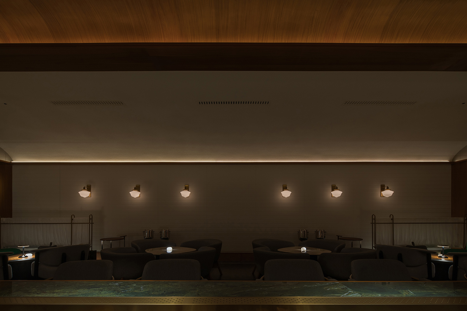 酒吧設計,酒吧設計方案,酒吧設計案例,日咖夜酒空間設計,酒吧裝修,現代風格酒吧設計,河北崇禮,CANG倉41雪場下的庇護所,JUMGO漿果創意