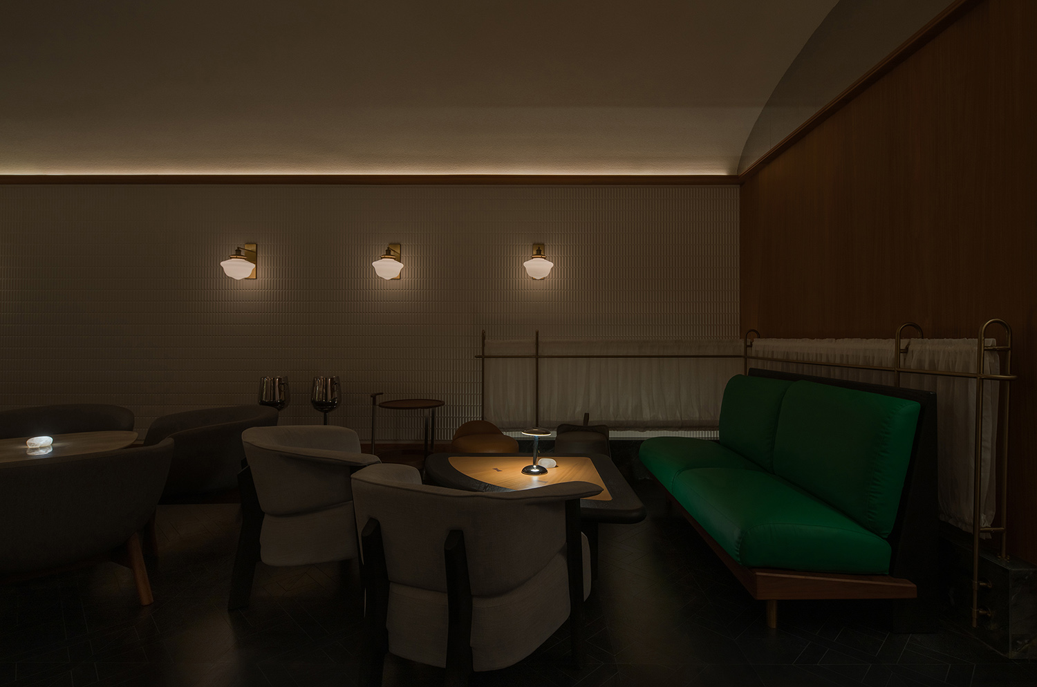 酒吧設計,酒吧設計方案,酒吧設計案例,日咖夜酒空間設計,酒吧裝修,現代風格酒吧設計,河北崇禮,CANG倉41雪場下的庇護所,JUMGO漿果創意