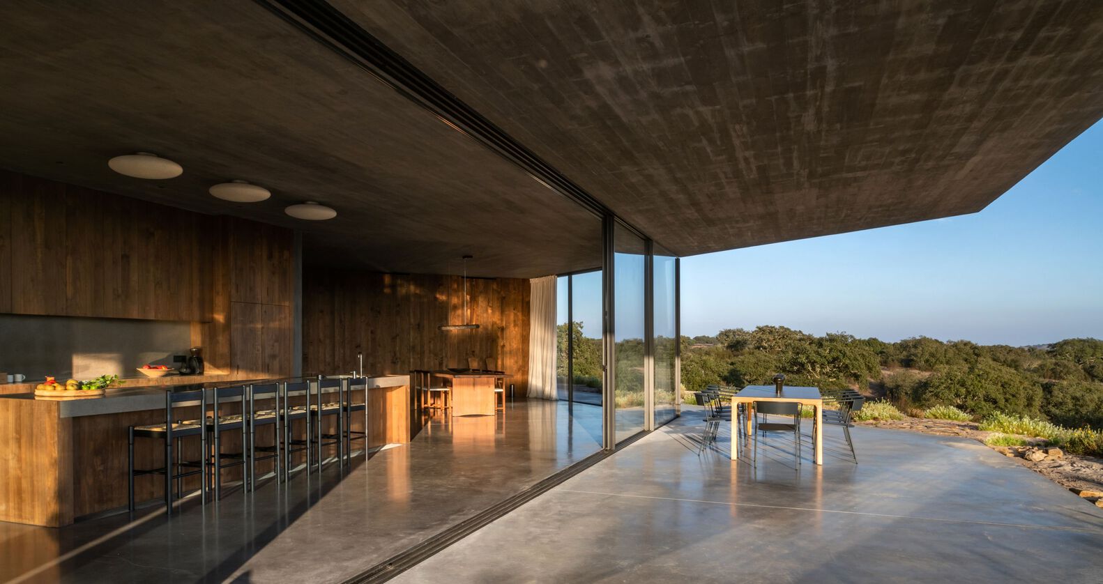 別墅設計,gonçalobonniz arquitectos,500㎡,別墅設計案例,別墅設計方案,別墅裝修,野獸派風格,葡萄牙,景觀別墅,木模混凝土