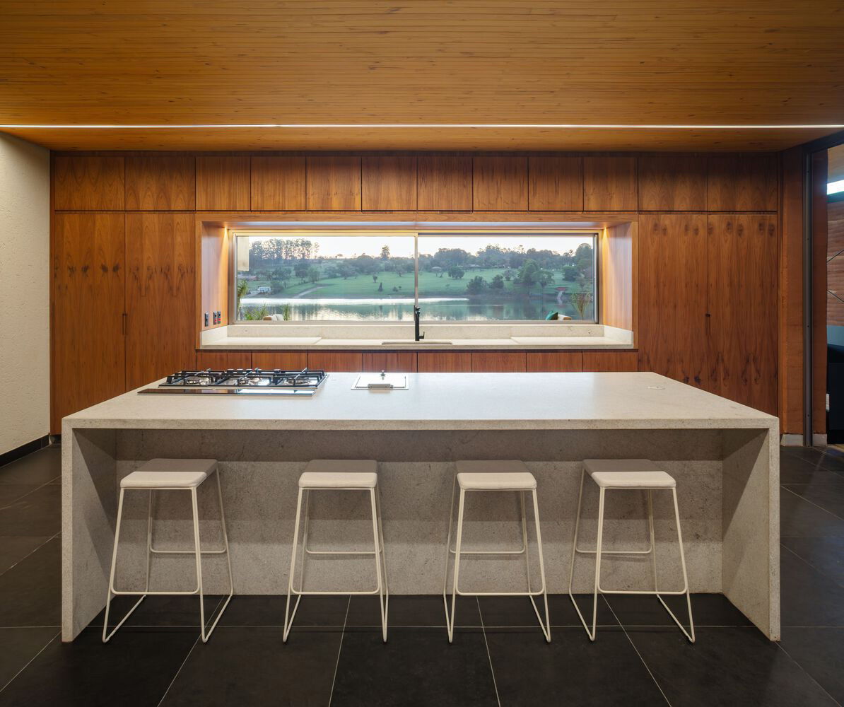 Sergio Sampaio Arch + Tectônica,別墅設計,1300㎡,巴西,濱海別墅,別墅設計案例,別墅設計方案,景觀別墅,夯土牆