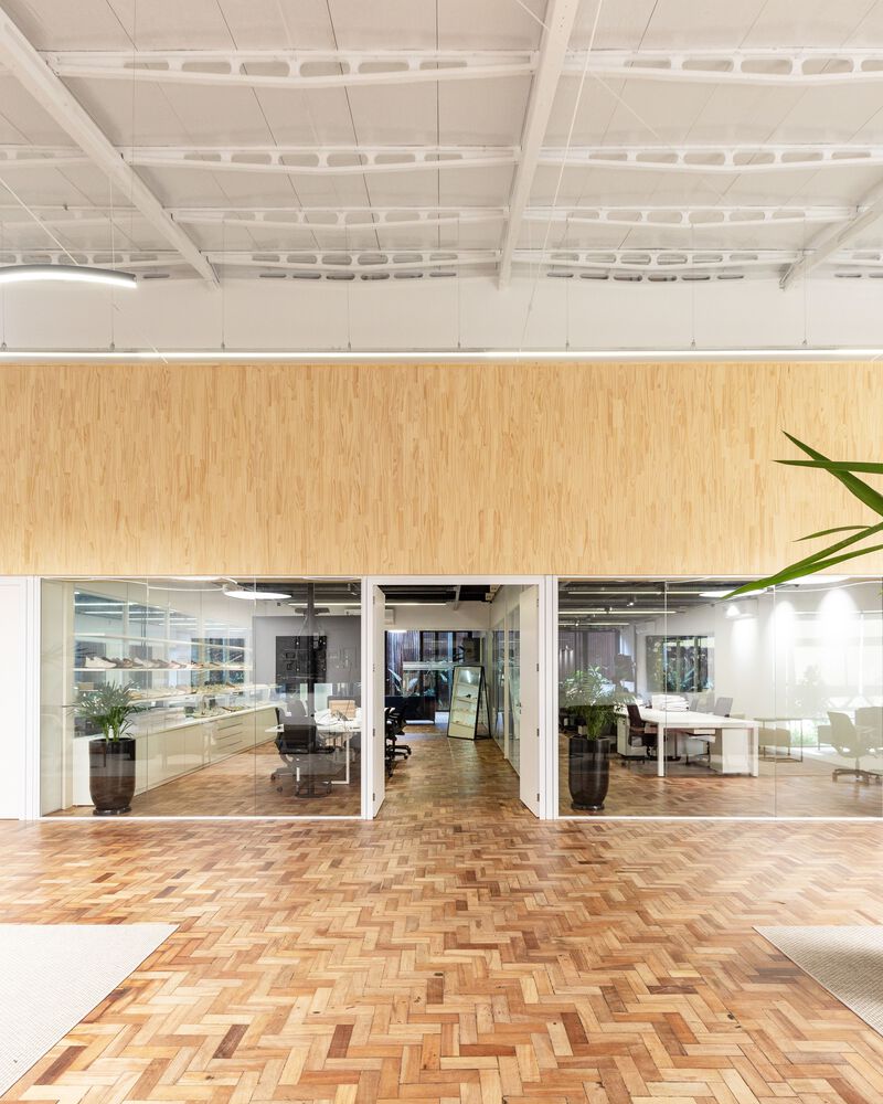辦公室設計,辦公室設計案例,服裝公司辦公室設計,開放式辦公室設計,Íntegra Studio Arquitetura,巴西,廠房改造,總部辦公室,Vert Campo Bom