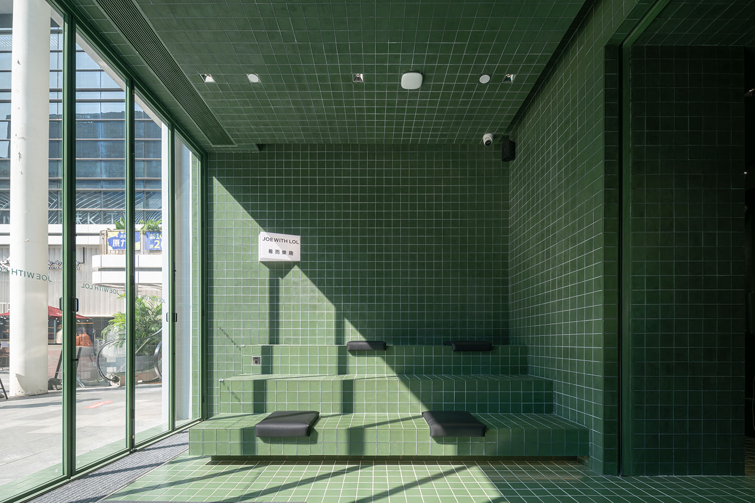 服裝店設計,服裝集合店設計,服裝店設計案例,服裝店設計方案,零售店設計,商店設計,服裝零售店設計,男裝店設計,西安,著而樂趣JOEWITHLOL,REDPAPER DESIGN