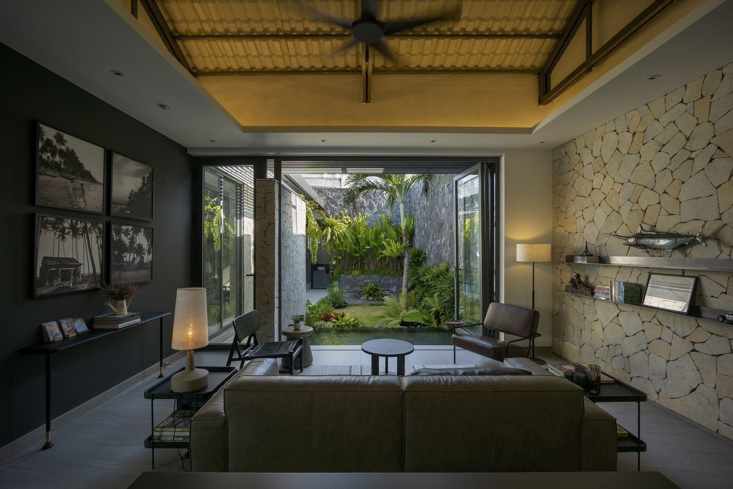 別墅設計,KCONCEPT + KOHARCHITECTS,210㎡,別墅設計案例,別墅設計方案,別墅裝修,花園洋房設計,越南,景觀別墅,別墅庭院設計