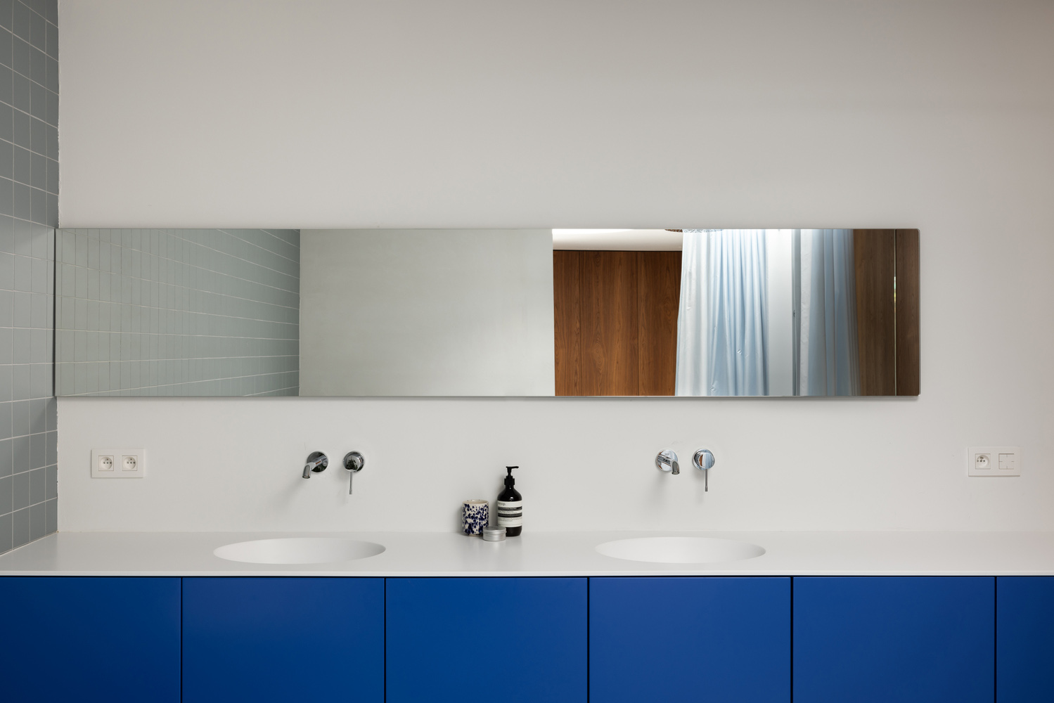 memo architectuur,別墅設計,240㎡,比利時,聯排別墅設計案例,野獸派風格,極簡主義