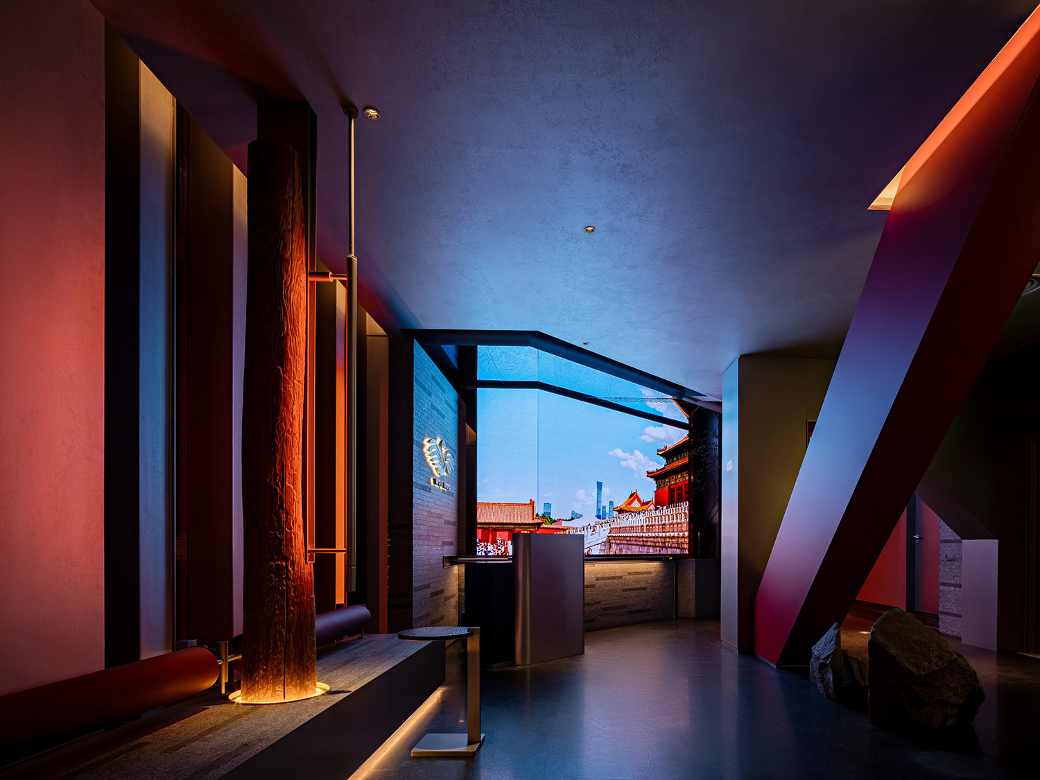 餐廳設計,烤鴨店設計,休閑餐廳設計,高檔餐廳設計,餐廳設計案例,餐廳設計方案,餐廳裝修,主題餐廳設計,北京萬蔚烤鴨北京菜王府井店,北京,IN.X屋裏門外設計