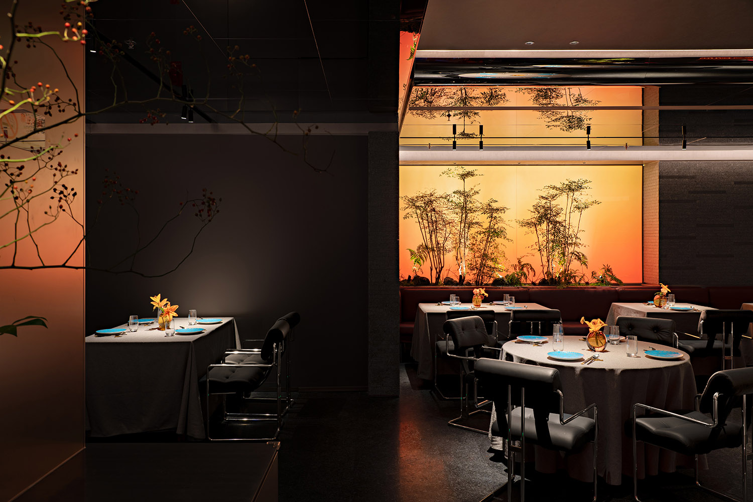 餐廳設計,烤鴨店設計,休閑餐廳設計,高檔餐廳設計,餐廳設計案例,餐廳設計方案,餐廳裝修,主題餐廳設計,北京萬蔚烤鴨北京菜王府井店,北京,IN.X屋裏門外設計