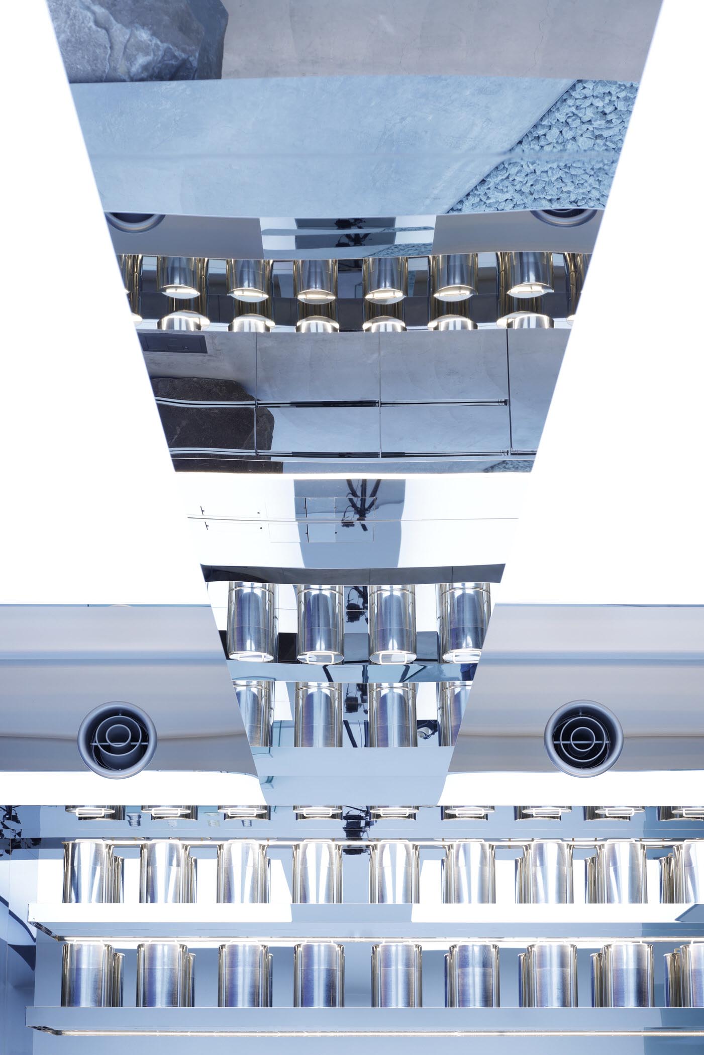 鞋店設計,國外鞋店設計,鞋店設計案例,Insideout,日本,東京,47㎡,精品鞋店,線下店設計,概念店,未來主義