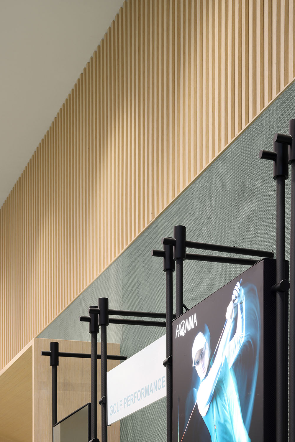 零售店設計,服裝零售店設計,服裝店設計,戶外品牌服裝零售店設計,零售店設計案例,零售店設計方案,上海HONMA之家新天地店,上海,DCDC DESIGN