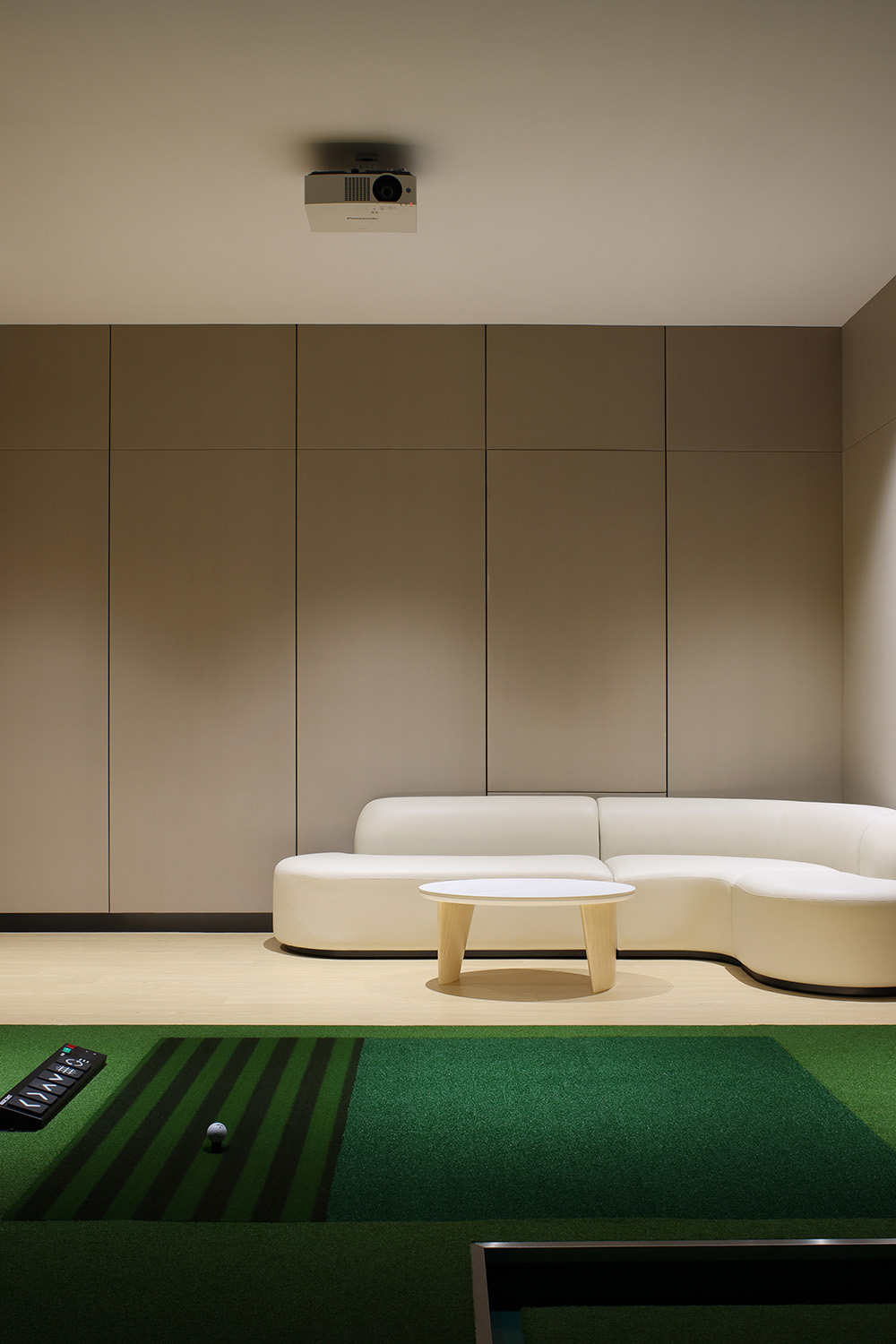 零售店設計,服裝零售店設計,服裝店設計,戶外品牌服裝零售店設計,零售店設計案例,零售店設計方案,上海HONMA之家新天地店,上海,DCDC DESIGN