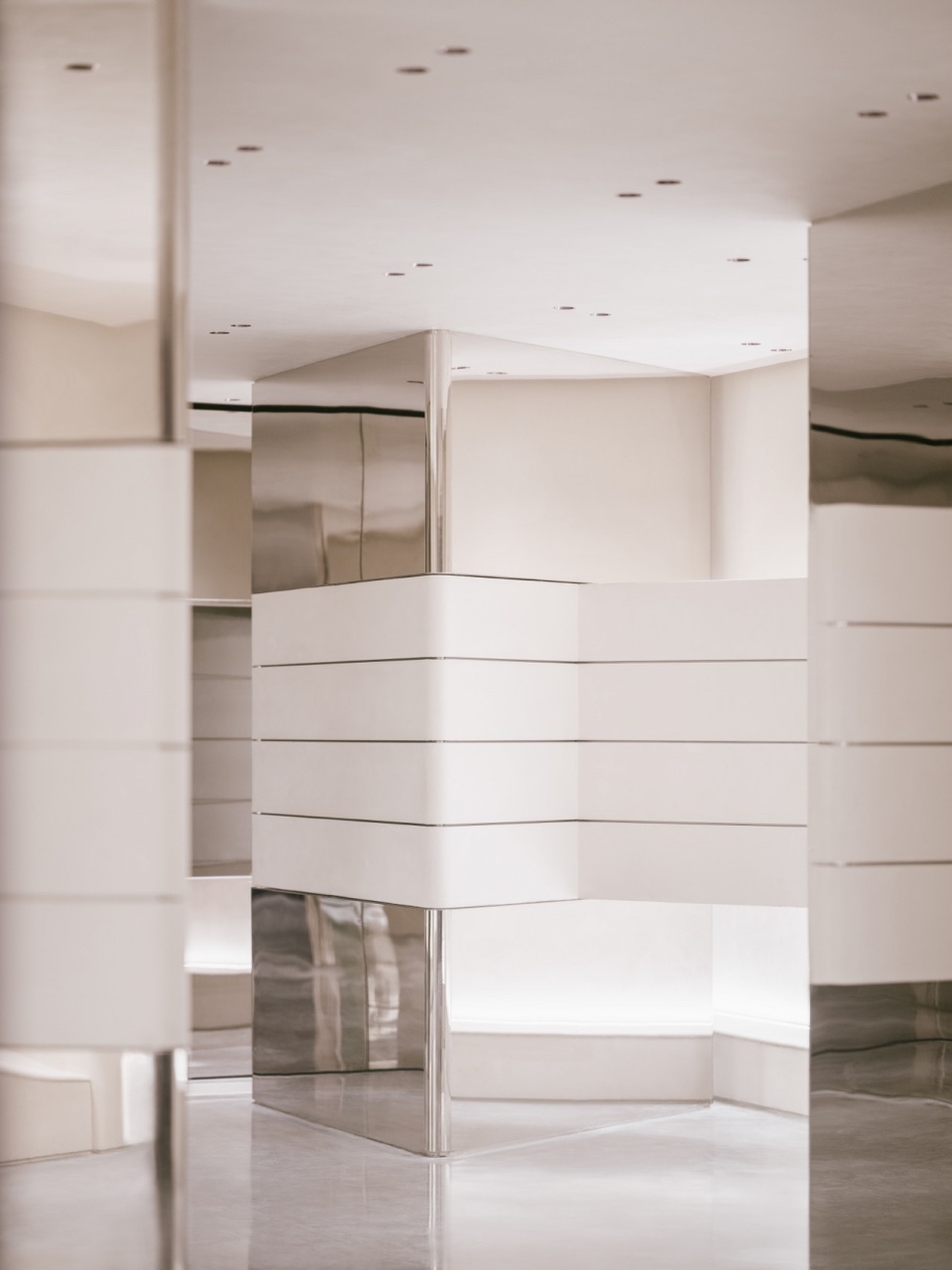 服裝店設計,服裝店設計案例,零售店設計,時裝店設計,服裝店設計方案,女裝店設計,上海lost in echo服裝店,上海,棟棲設計