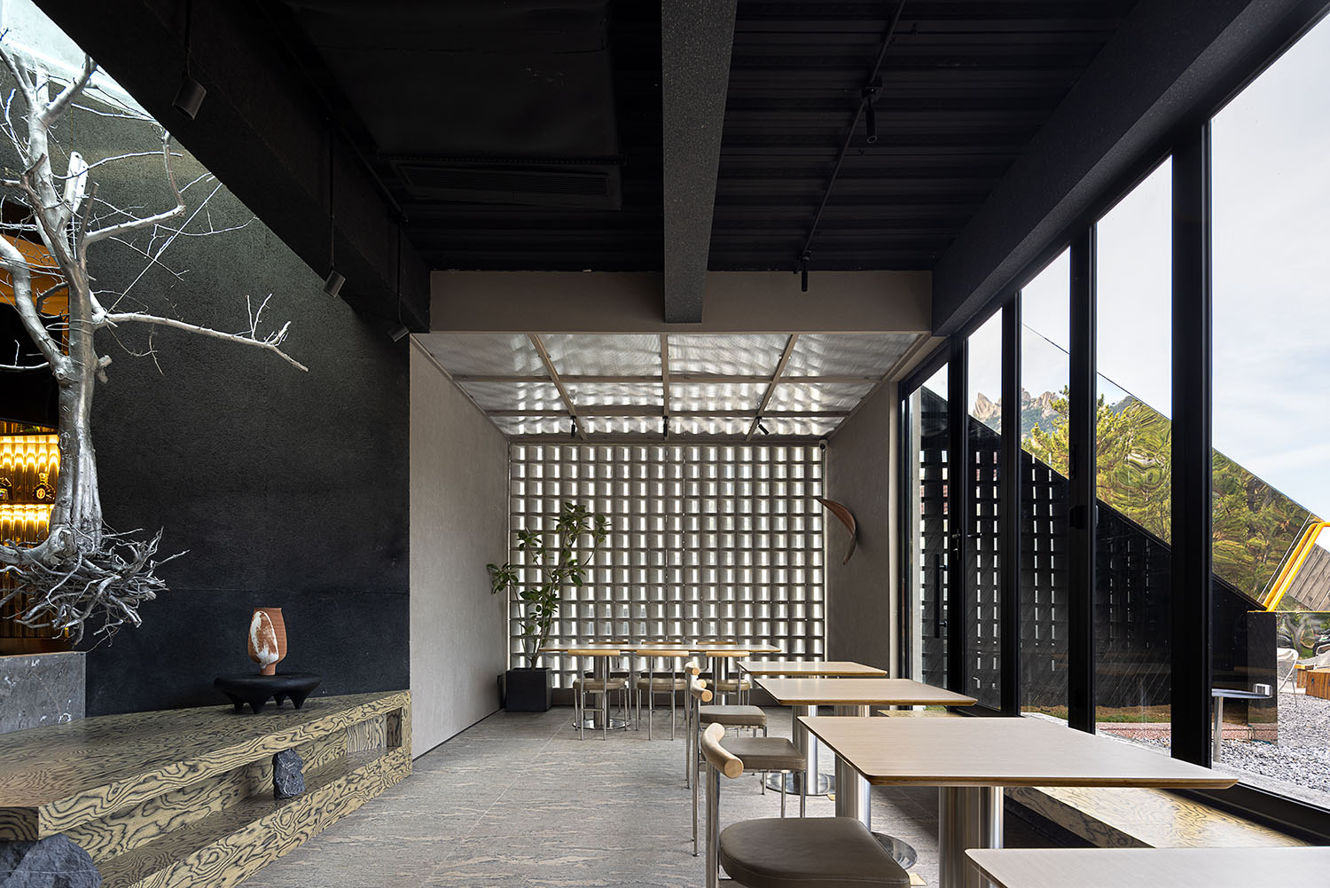 餐廳設計,休閑餐廳設計,餐廳改造,餐廳設計案例,餐廳設計方案,餐廳裝修,青島裏予SOCIAL餐廳,青島,左時建築設計