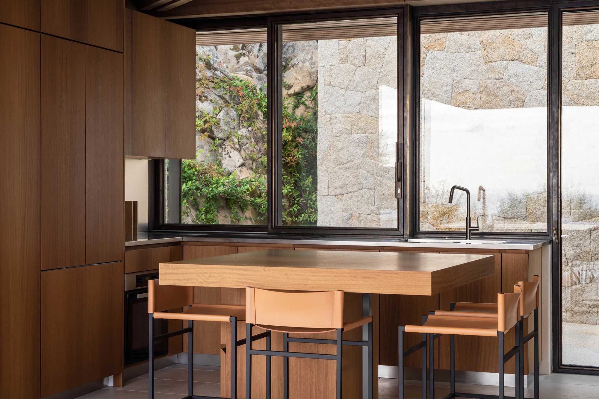 別墅設計,Alvisi Kirimoto,別墅設計案例,別墅設計方案,別墅裝修,景觀別墅設計,海景別墅度假別墅,撒丁島,意大利