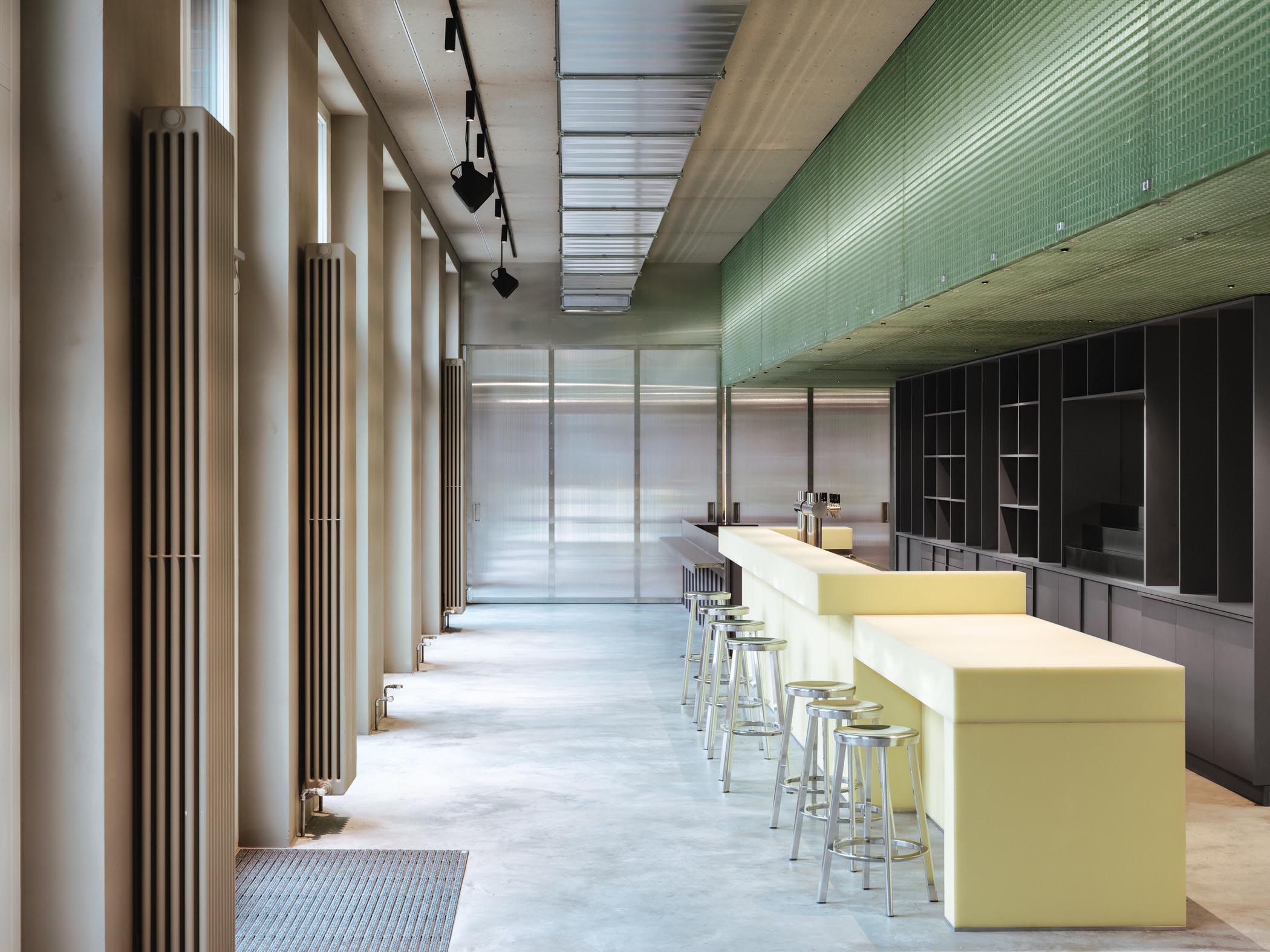 酒吧設計方案,酒吧設計,酒吧設計案例,酒吧裝修,RHO,現代風格酒吧設計,工業風酒吧,柏林,國外酒吧設計