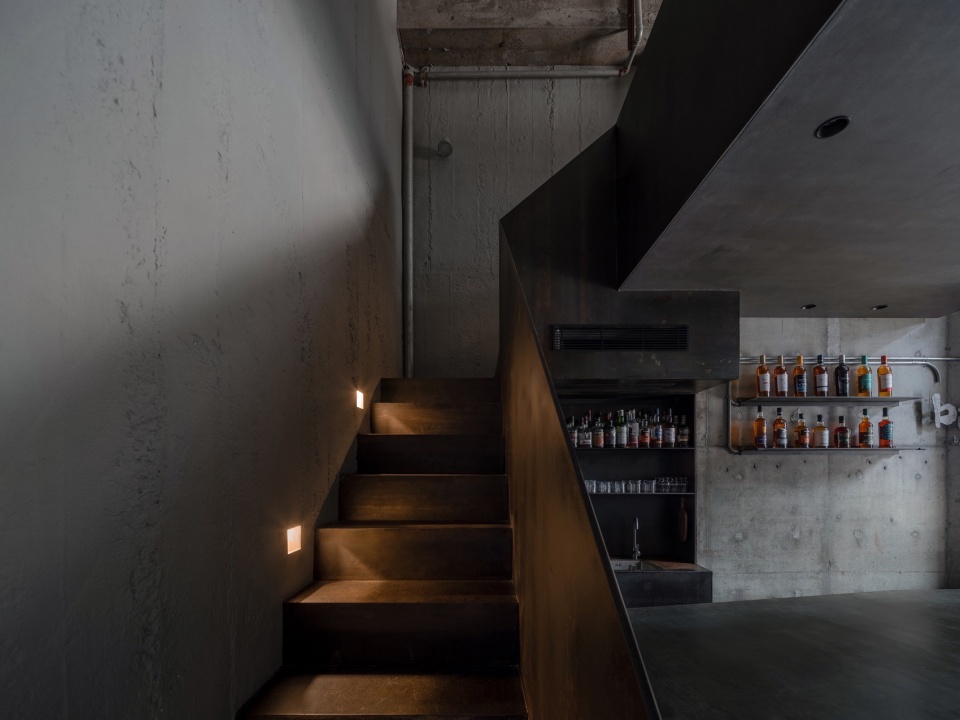 酒吧設計方案,酒吧設計,日咖夜酒,日咖夜酒空間設計,酒吧設計案例,威士忌酒吧設計,大連baas by chuck酒吧,大連,R-BAS大棟建築