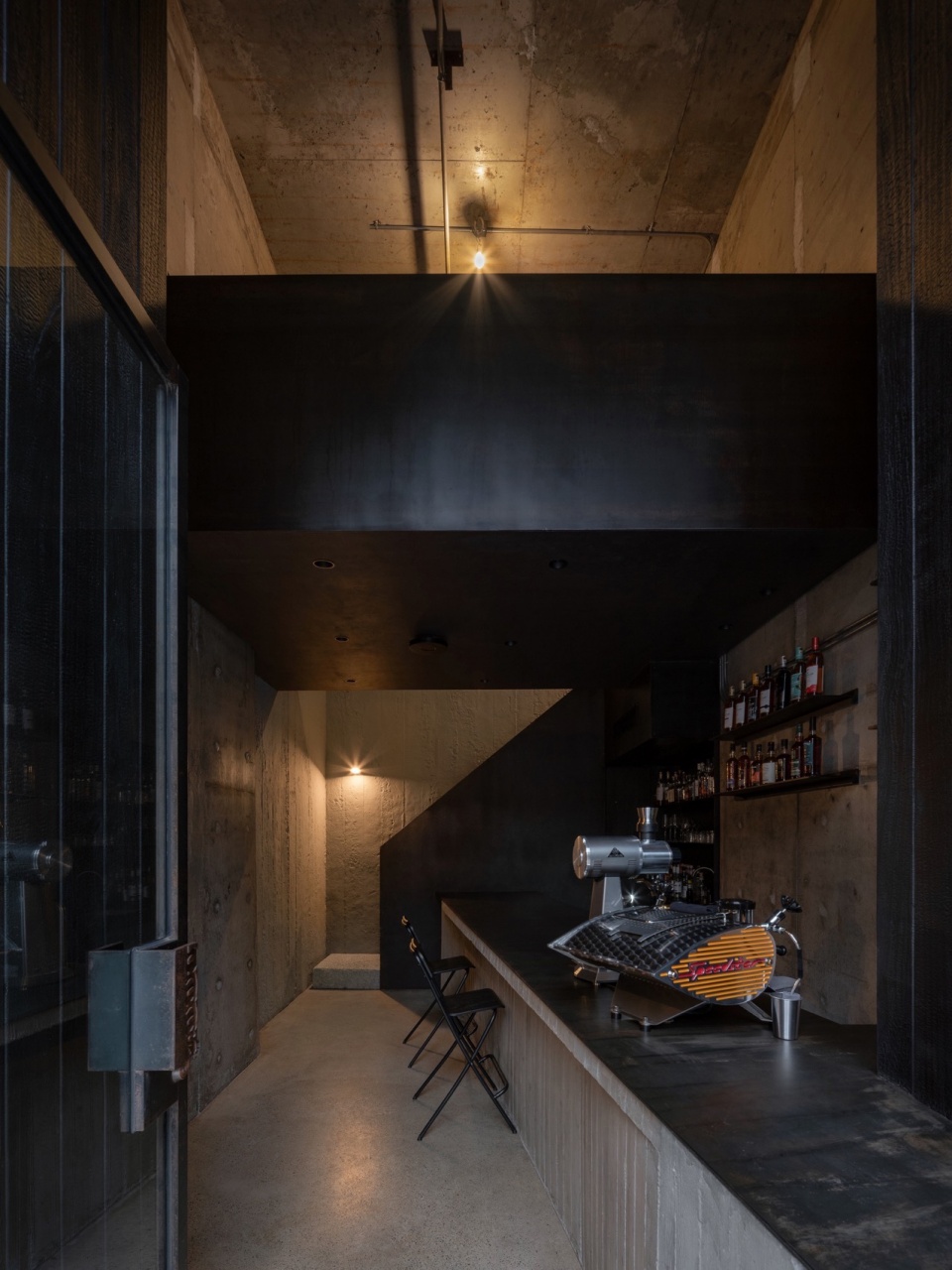 酒吧設計方案,酒吧設計,日咖夜酒,日咖夜酒空間設計,酒吧設計案例,威士忌酒吧設計,大連baas by chuck酒吧,大連,R-BAS大棟建築