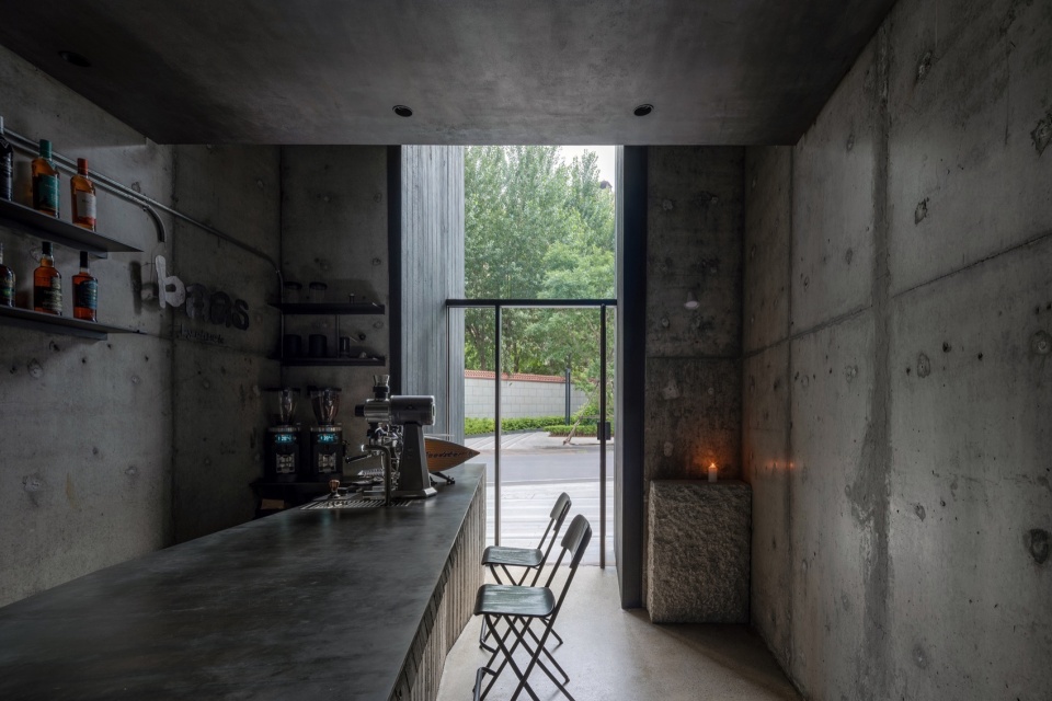 酒吧設計方案,酒吧設計,日咖夜酒,日咖夜酒空間設計,酒吧設計案例,威士忌酒吧設計,大連baas by chuck酒吧,大連,R-BAS大棟建築