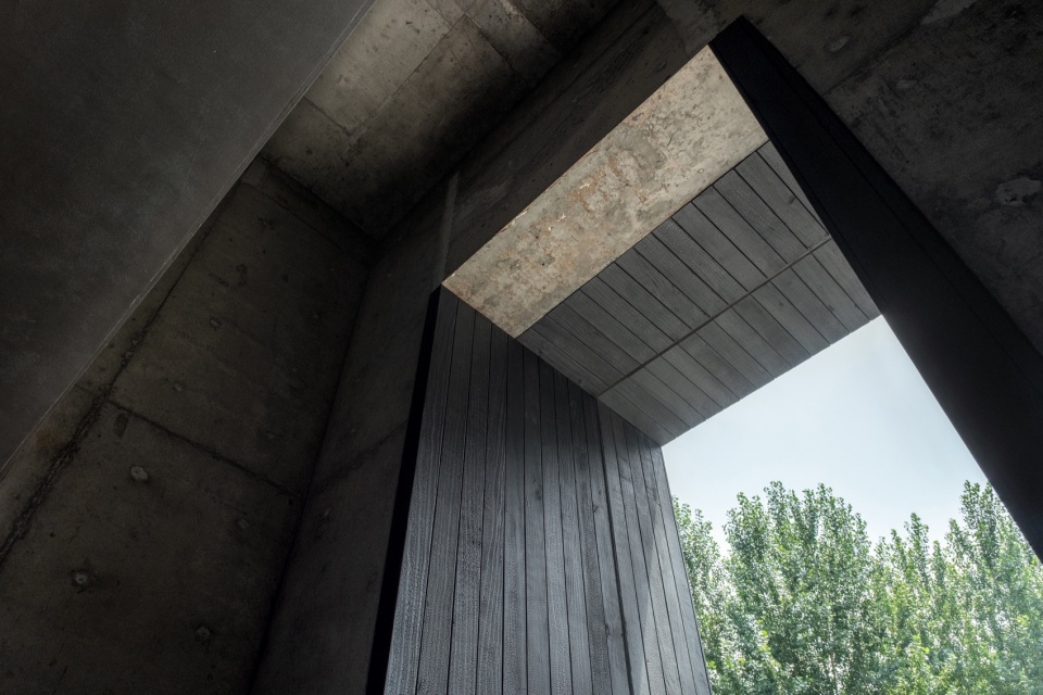 酒吧設計方案,酒吧設計,日咖夜酒,日咖夜酒空間設計,酒吧設計案例,威士忌酒吧設計,大連baas by chuck酒吧,大連,R-BAS大棟建築