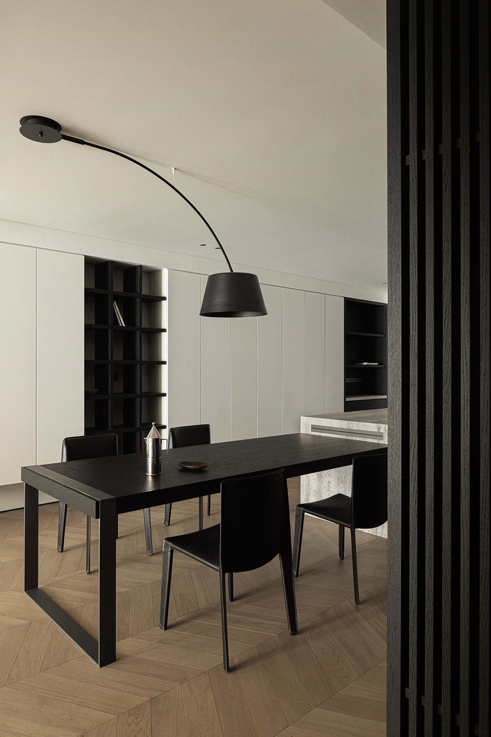 200㎡大平層設計,200㎡,大平層設計,住宅設計,黑白灰風格住宅設計,大平層設計案例,大平層設計方案,北京大平層井質現代融經典傳統塑格局,行十設計