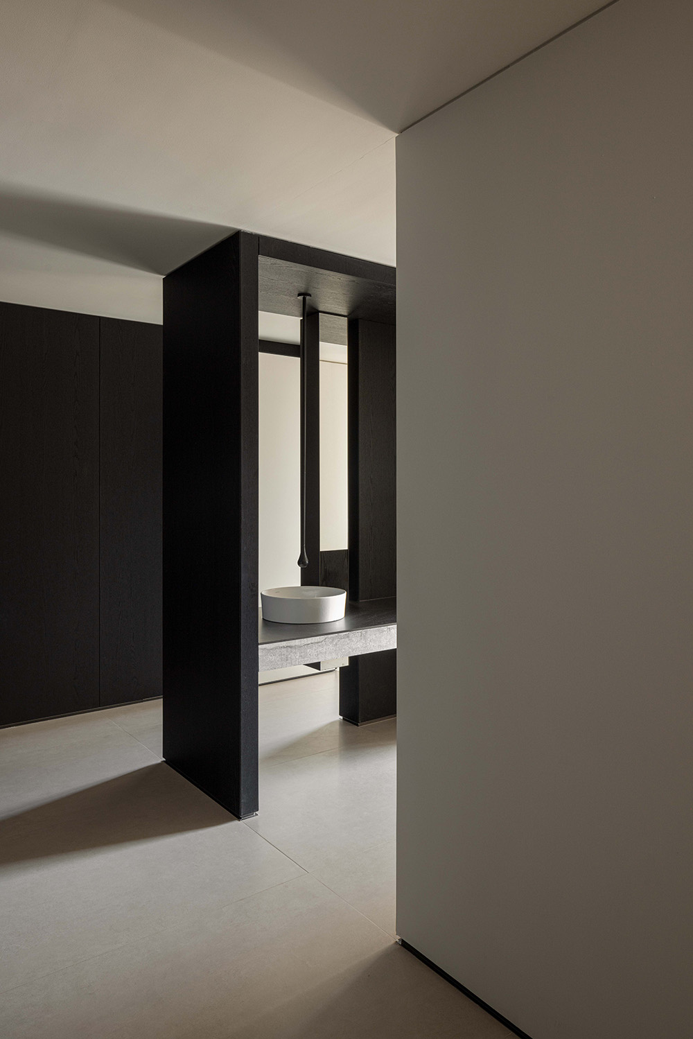 200㎡大平層設計,200㎡,大平層設計,住宅設計,黑白灰風格住宅設計,大平層設計案例,大平層設計方案,北京大平層井質現代融經典傳統塑格局,行十設計