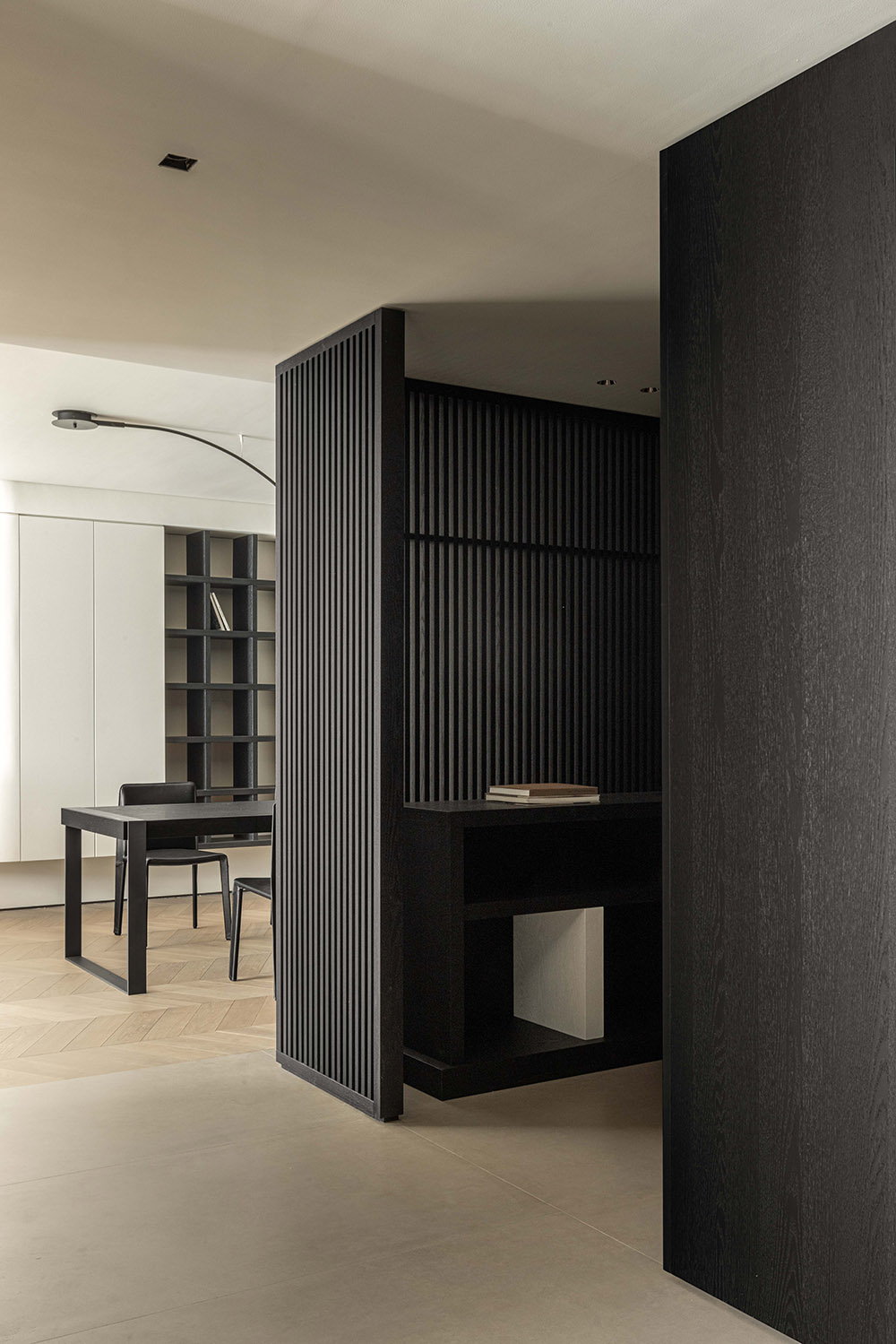 200㎡大平層設計,200㎡,大平層設計,住宅設計,黑白灰風格住宅設計,大平層設計案例,大平層設計方案,北京大平層井質現代融經典傳統塑格局,行十設計