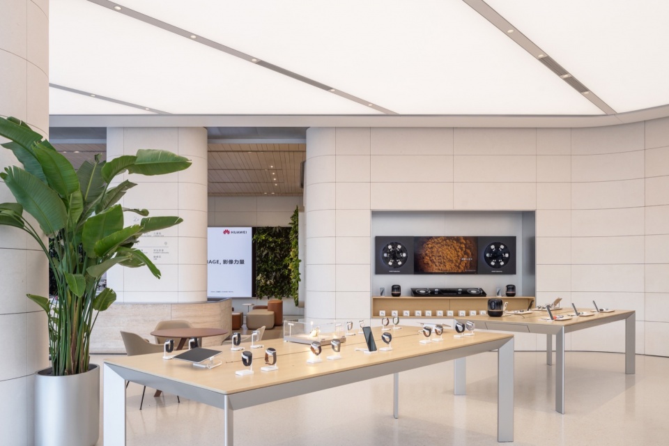 展廳設計,展廳設計案例,展廳設計方案,汽車展廳設計,手機零售展廳設計,華為旗艦店北京王府井,旗艦店設計,商店設計,北京,Superimpose 疊術建築