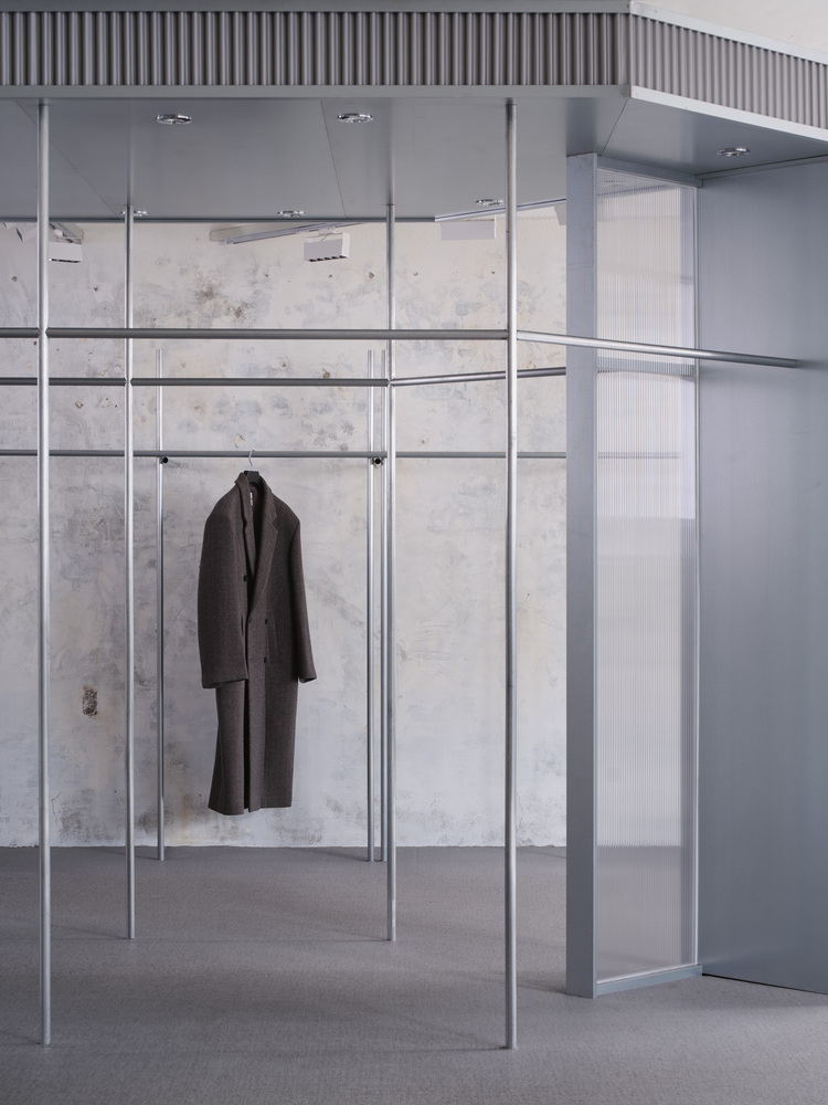 精品店設計,服裝店設計,design by 83,服裝店設計方案,服裝店設計案例,Insilence Seongsu Store,韓國,123㎡,服裝旗艦店,韓國,首爾