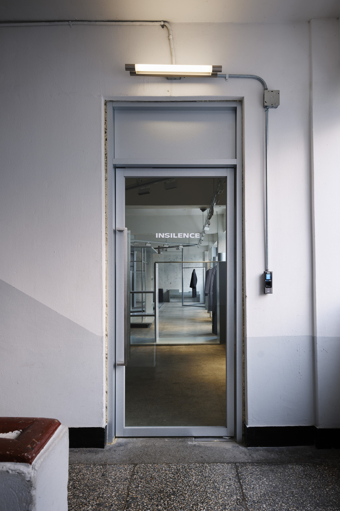 精品店設計,服裝店設計,design by 83,服裝店設計方案,服裝店設計案例,Insilence Seongsu Store,韓國,123㎡,服裝旗艦店,韓國,首爾