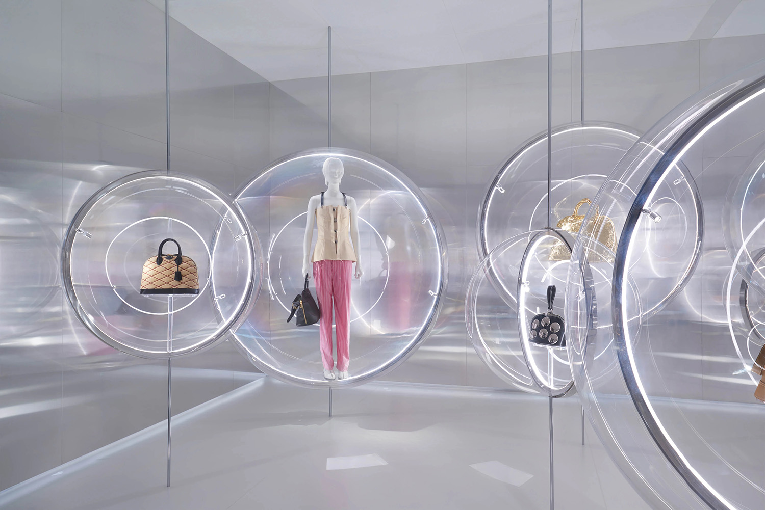 大都會建築事務所,OMA,展廳設計案例,展廳設計方案,泰國,曼穀,展覽,Louis Vuitton,路易威登