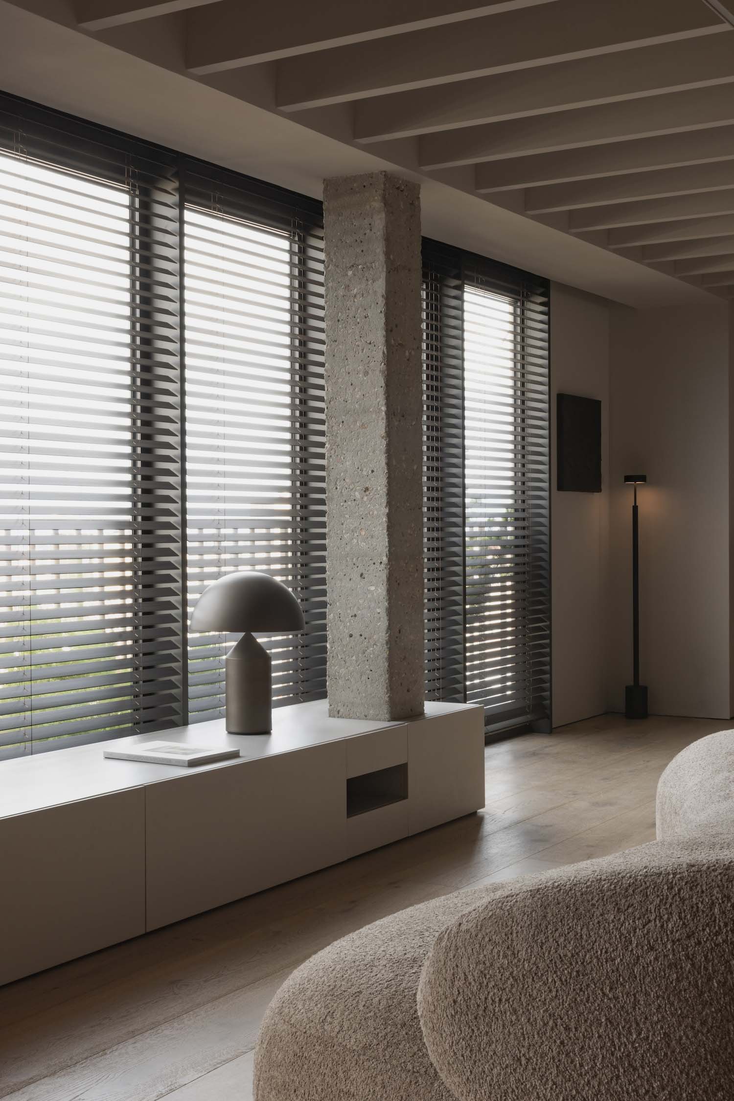 Francesc Rifé Studio,公寓設計,公寓設計方案,西班牙,原木色,極簡主義,不鏽鋼,100㎡