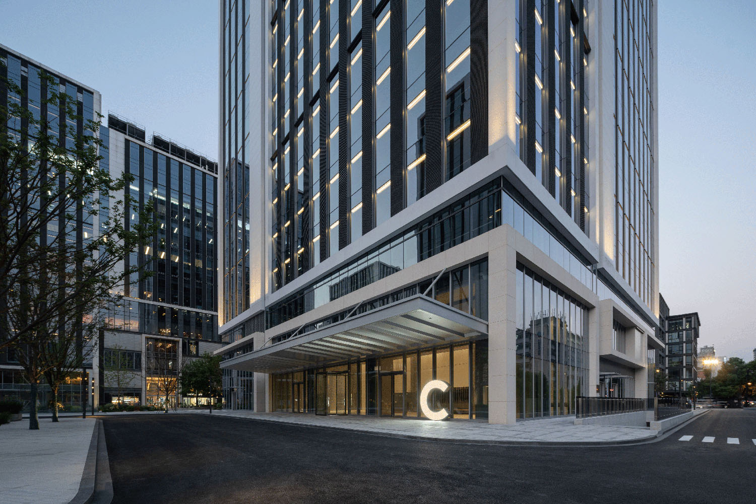 接待大堂設計,辦公樓接待大堂設計,電梯間設計,公共空間設計,辦公樓衛生間設計,杭州黃龍國際中心四期「微交互」擬態未來辦公方式,杭州,TOMO東木築造