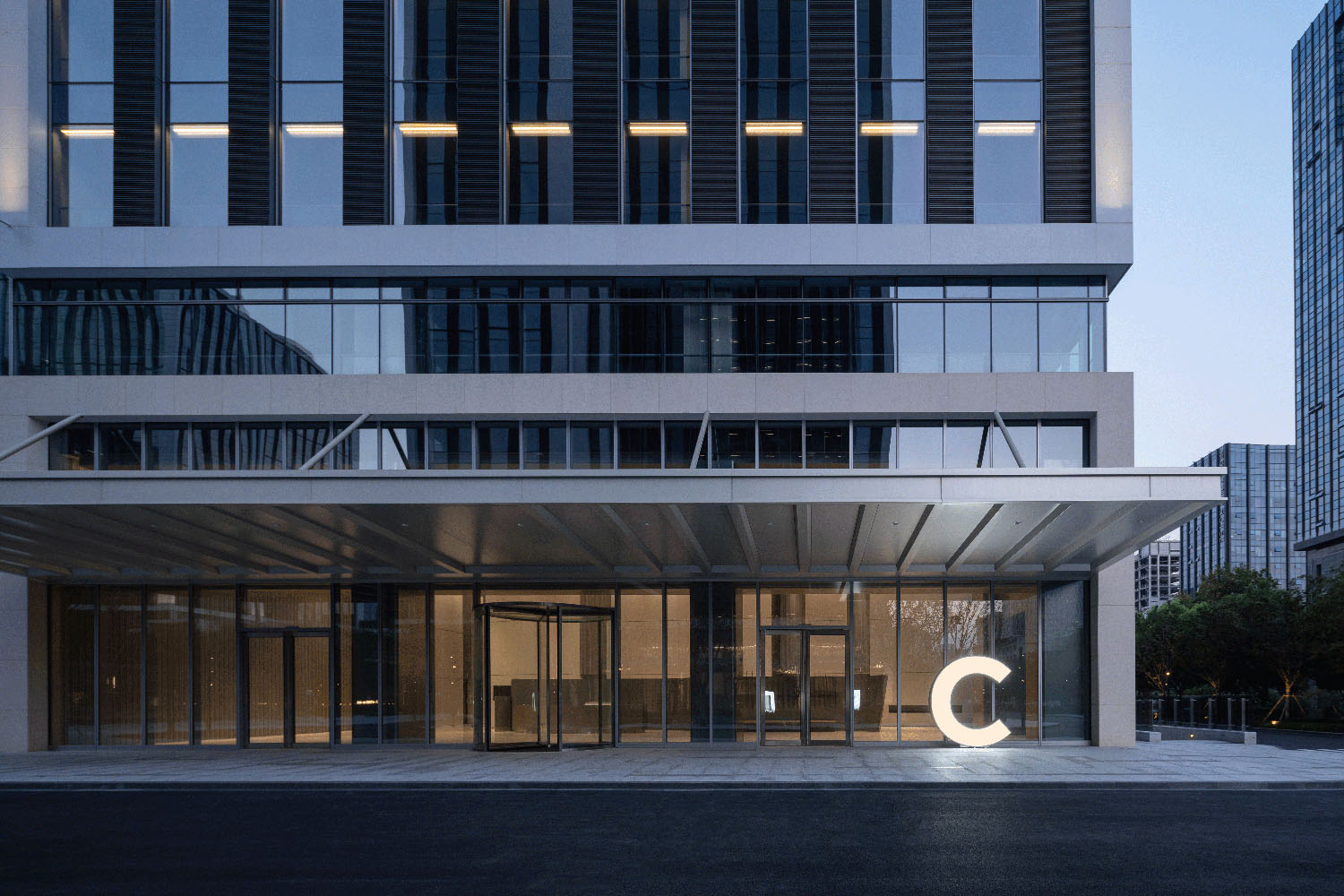 接待大堂設計,辦公樓接待大堂設計,電梯間設計,公共空間設計,辦公樓衛生間設計,杭州黃龍國際中心四期「微交互」擬態未來辦公方式,杭州,TOMO東木築造