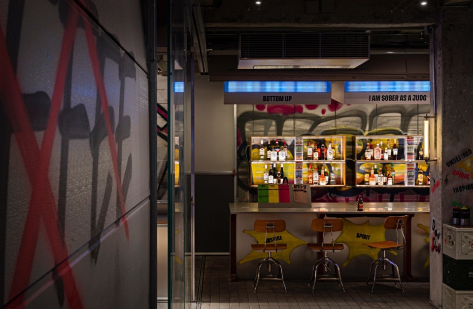 咖啡廳設計,街邊酒吧設計,酒吧設計方案,酒吧設計,日咖夜酒,日咖夜酒空間設計,酒吧設計案例,深圳MAD咖酒食,深圳,,SORA索拉設計