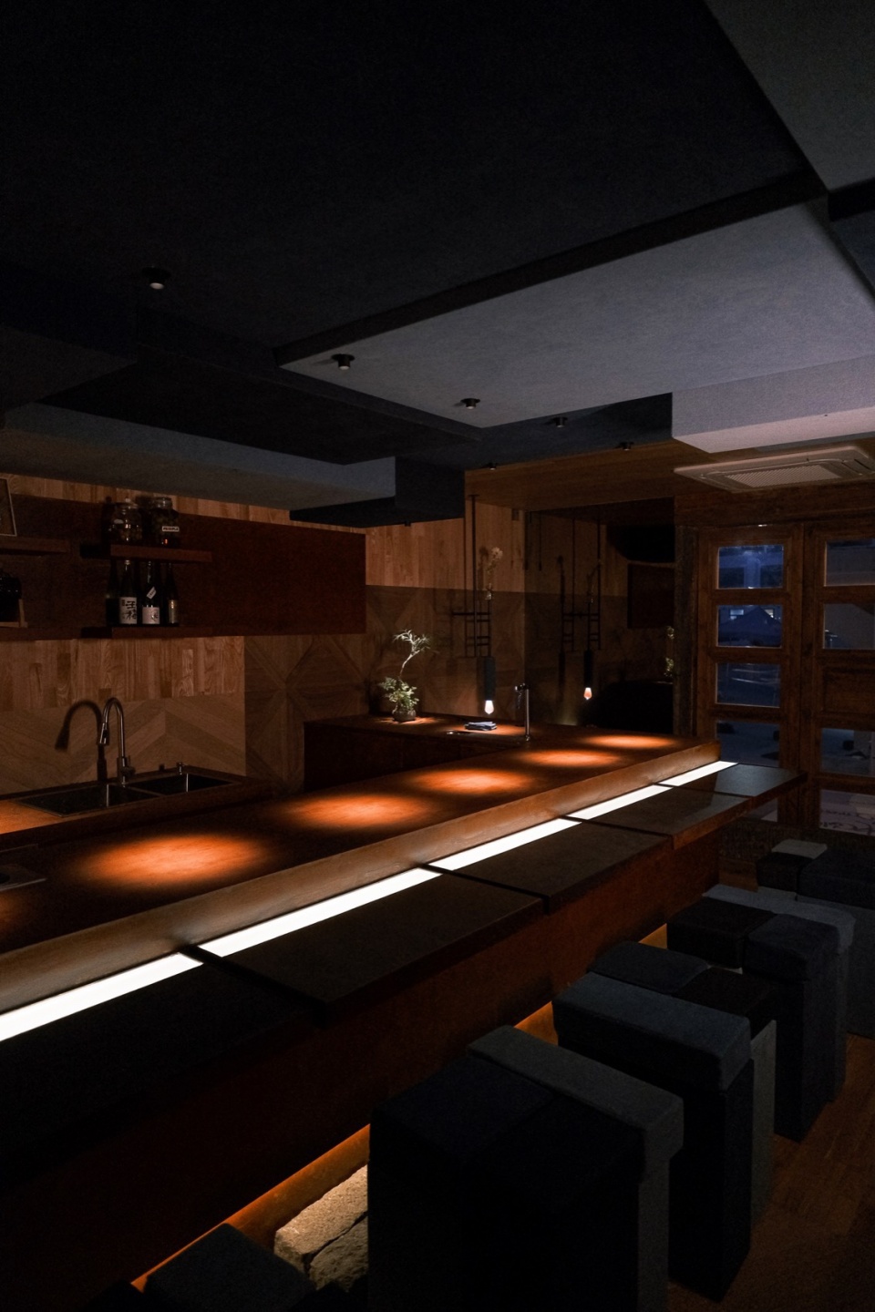 咖啡廳設計,咖啡店設計,咖啡店設計案例,酒吧設計,日咖夜酒,日咖夜酒空間設計,酒吧設計案例,青島People咖啡酒吧,青島,開尺設計事務所