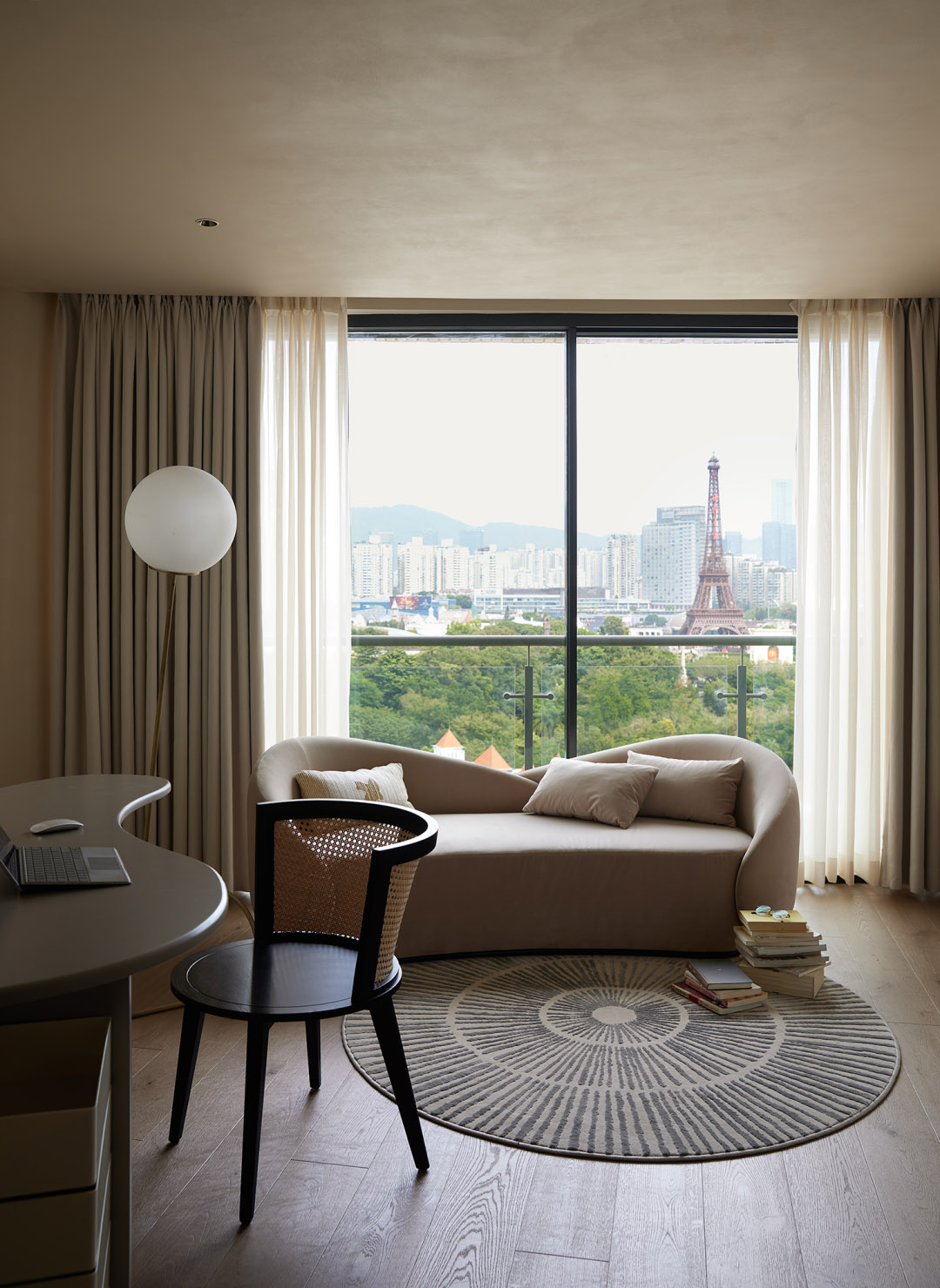 住宅設計,大平層設計,現代風格大平層設計,360㎡大平層設計,360㎡,奶油風住宅,微水泥,奶油風軟裝,大平層設計案例,大平層設計方案,深圳,深圳大平層光影敘境,時光築造空間設計