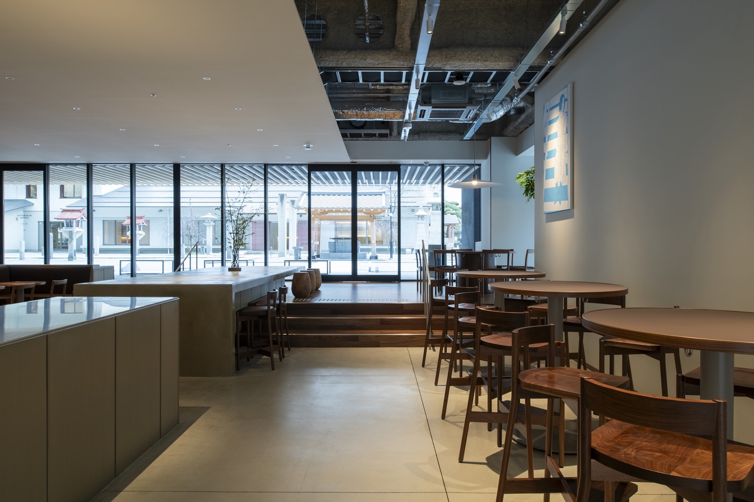 CASE-REAL,咖啡廳設計案例,咖啡店設計,日本,福岡,小藍瓶咖啡,BLUE BOTTLE COFFEE,咖啡廳設計,小藍瓶咖啡店設計案例,網紅咖啡廳,創意咖啡店