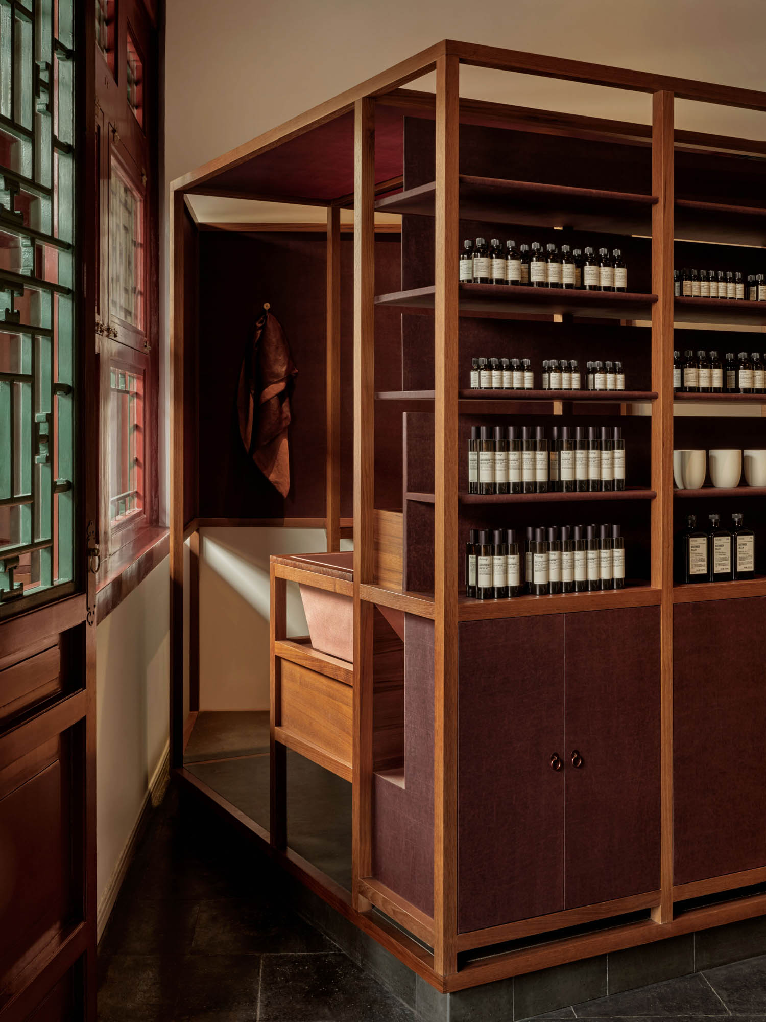 Atelier suasua,Aesop,零售店設計,護膚品零售店,零售店設計方案,零售店設計案例,北京,四合院改造,店鋪設計,王府井,伊索
