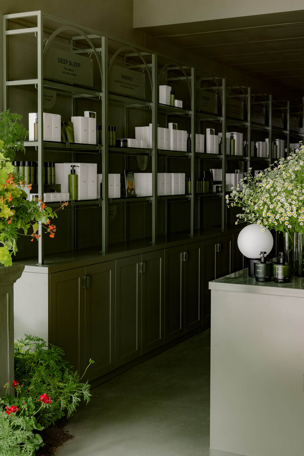 Aje,IKKARI,零售店設計,護膚品零售店,零售店設計方案,零售店設計案例,美容&健康品牌I,旗艦店設計,店鋪設計,澳大利亞,莫斯曼