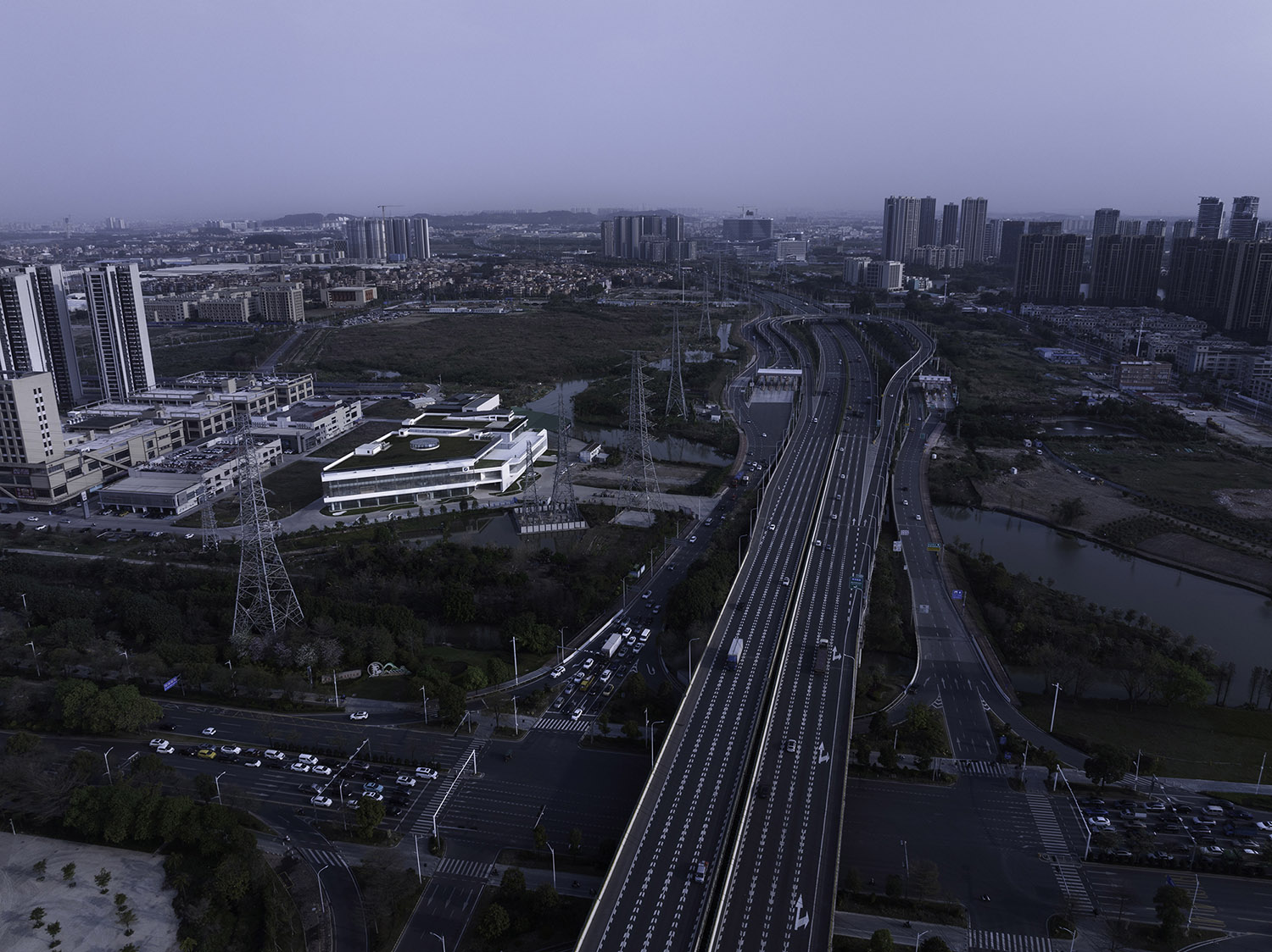 展廳設計,汽車展廳設計,寶馬汽車展廳,體驗店設計,汽車體驗店設計,汽車銷售店設計,汽車4s店設計,展廳設計案例,展廳設計方案,BMW佛山寶馬寶創綠星燈塔項目,佛山,ARCHIHOPE朱海博建築設計事務所