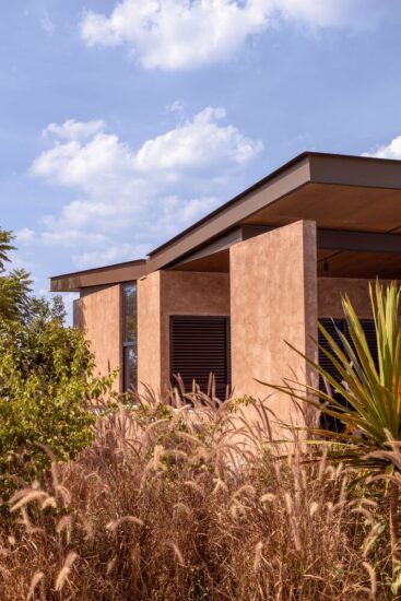 VAGA | 570㎡，巴西赤陶色開放式平層別墅