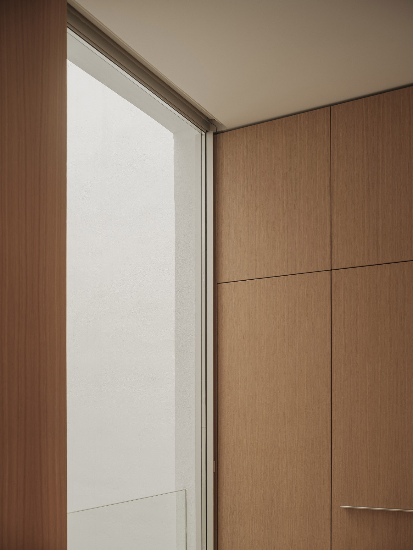 NOS Arquitectura,住宅設計,極簡主義,西班牙,住宅設計案例,巴倫西亞,極簡風格,原木色