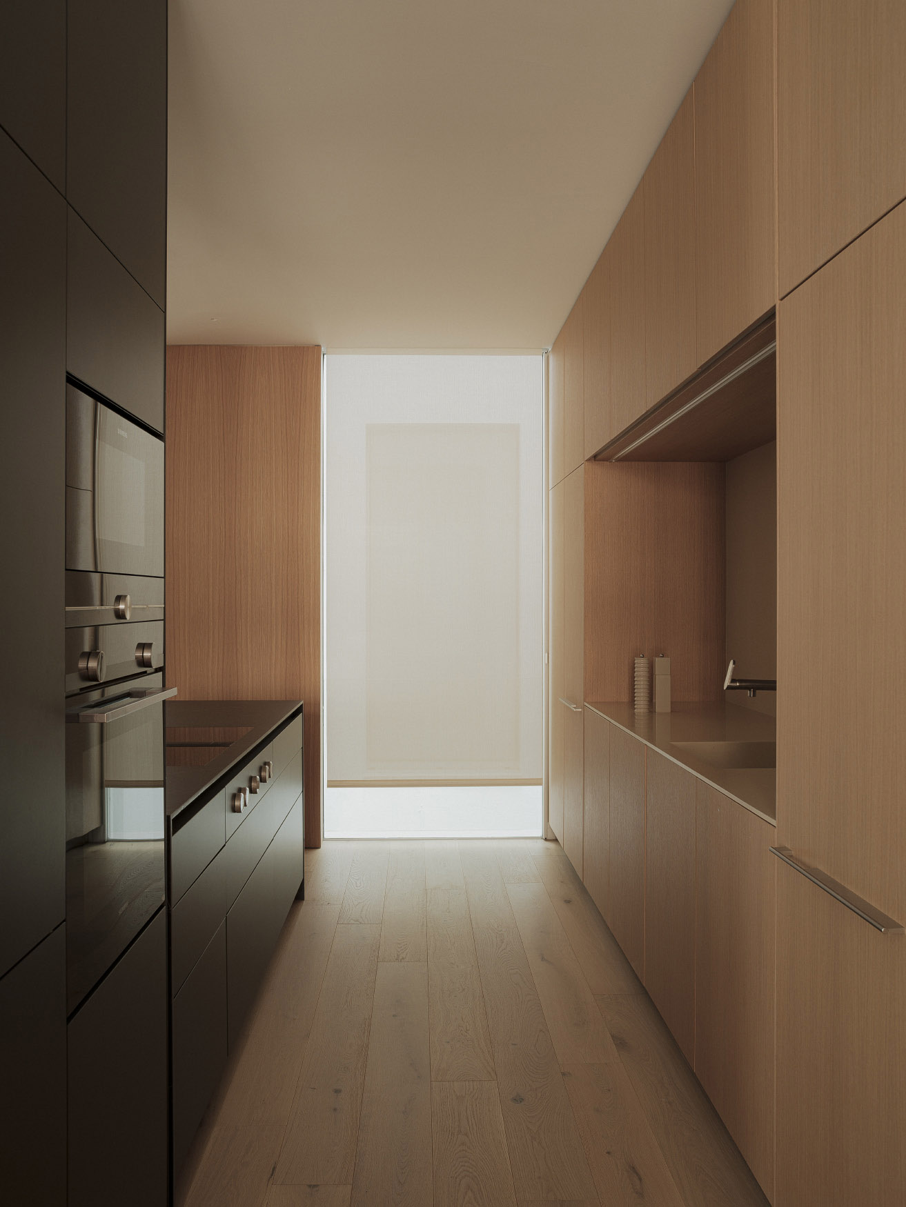 NOS Arquitectura,住宅設計,極簡主義,西班牙,住宅設計案例,巴倫西亞,極簡風格,原木色