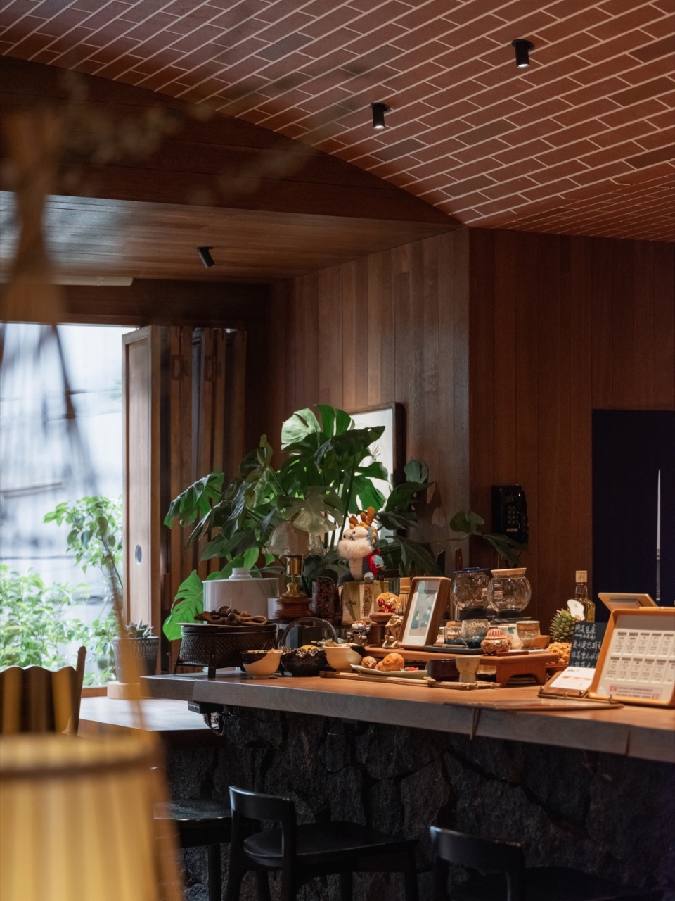 咖啡廳設計,咖啡廳設計案例,咖啡店設計,咖啡廳設計方案,旅遊景點咖啡廳設計,山係咖啡店設計,街邊店鋪設計,街邊咖啡廳設計,昆明山也咖啡店,昆明,拾號建築